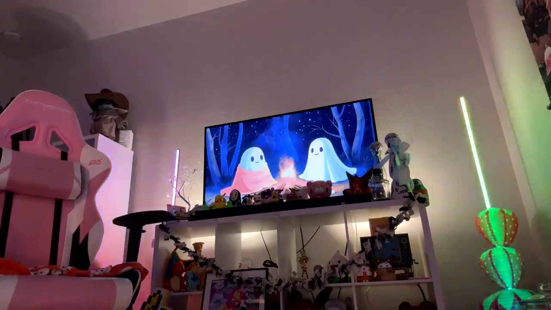 Gallery image thumbnail from Nekobeanxo's myfreecams stream on, 10/13/2024, 07:43 image 17 of 20
