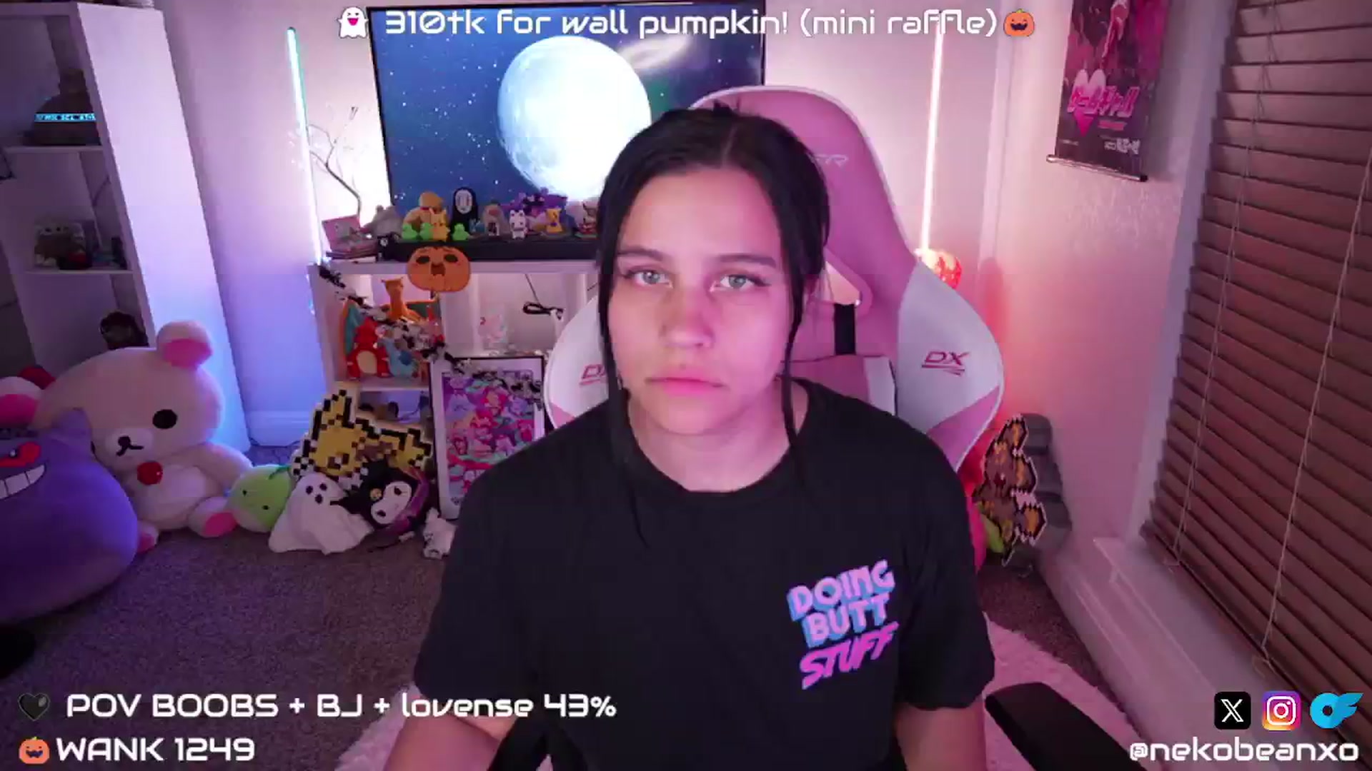Gallery image thumbnail from Nekobeanxo's myfreecams stream on, 10/15/2024, 02:25 image 3 of 20