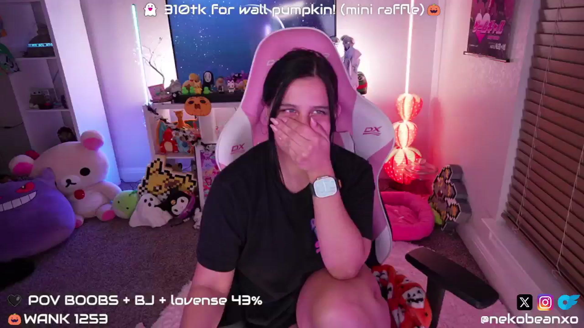 Gallery image thumbnail from Nekobeanxo's myfreecams stream on, 10/15/2024, 02:25 image 15 of 20