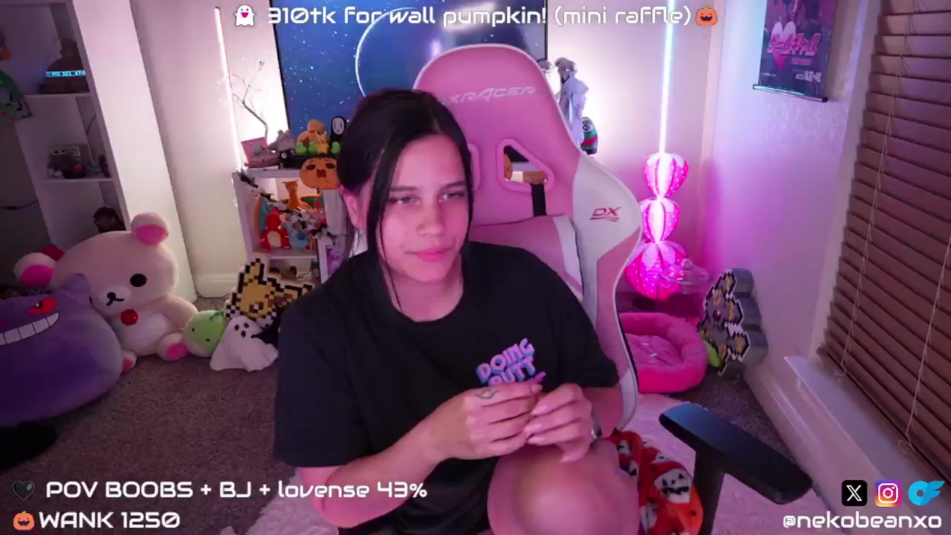 Gallery image thumbnail from Nekobeanxo's myfreecams stream on, 10/15/2024, 02:25 image 13 of 20