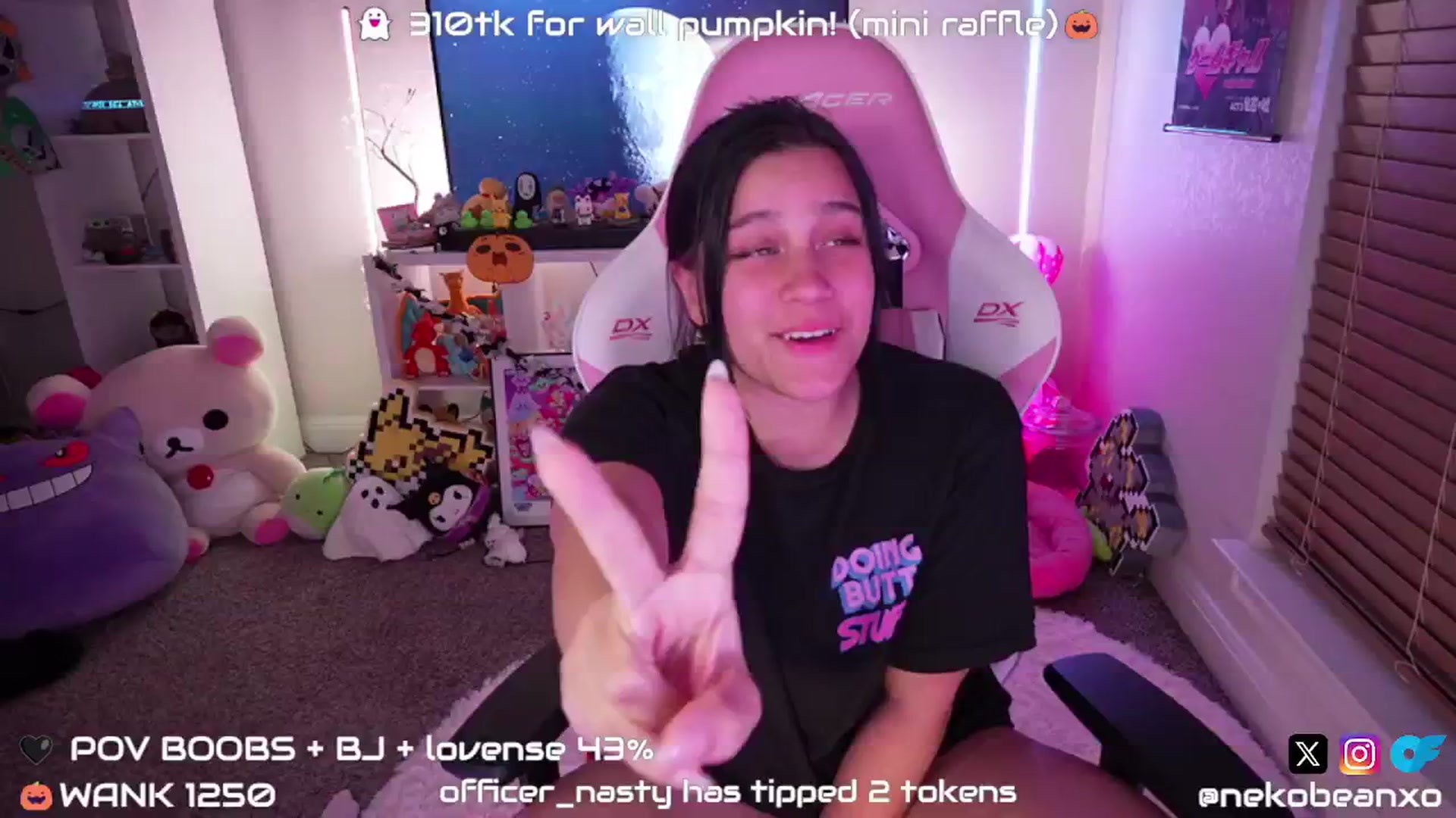Gallery image thumbnail from Nekobeanxo's myfreecams stream on, 10/15/2024, 02:25 image 10 of 20