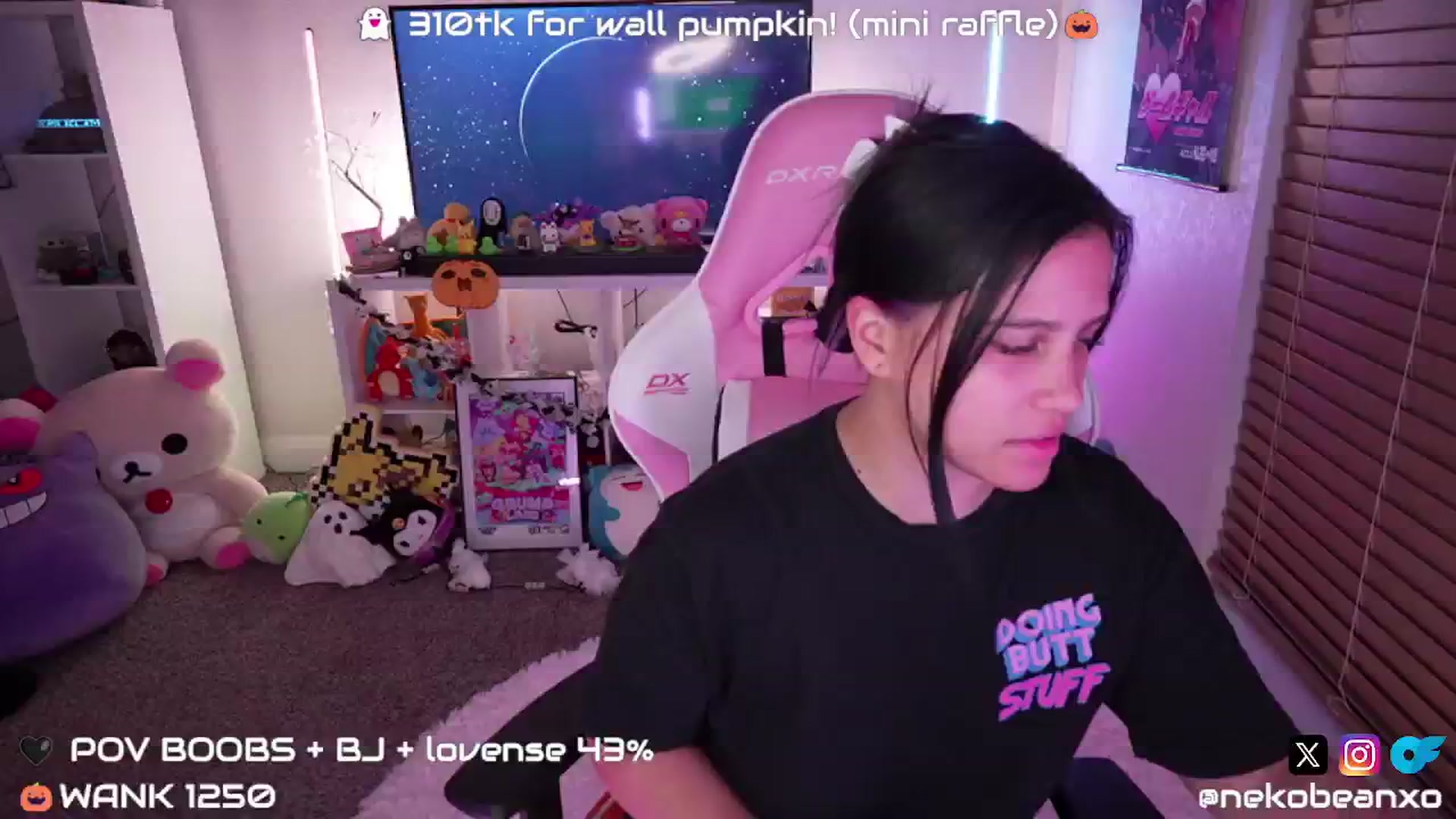 Gallery image thumbnail from Nekobeanxo's myfreecams stream on, 10/15/2024, 02:25 image 4 of 20