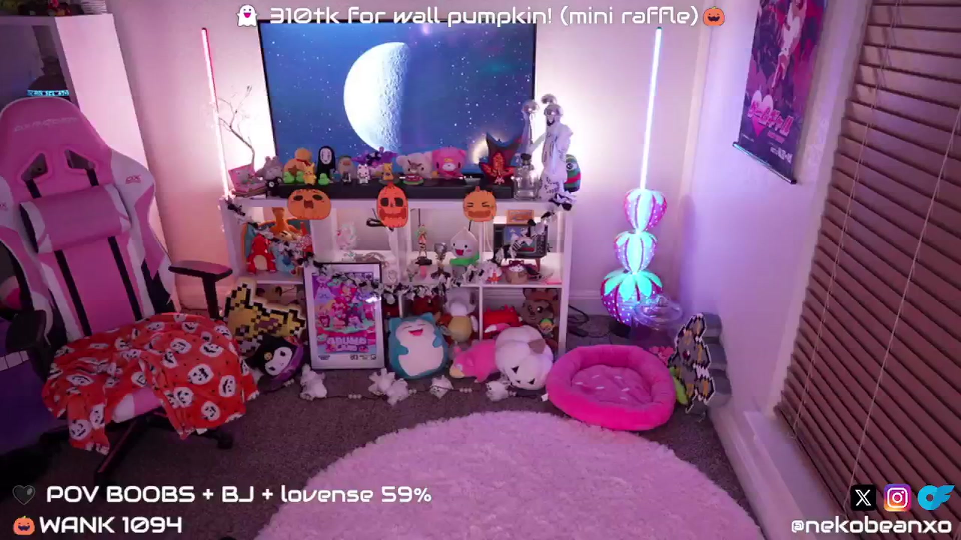 Gallery image thumbnail from Nekobeanxo's myfreecams stream on, 10/15/2024, 05:31 image 13 of 20