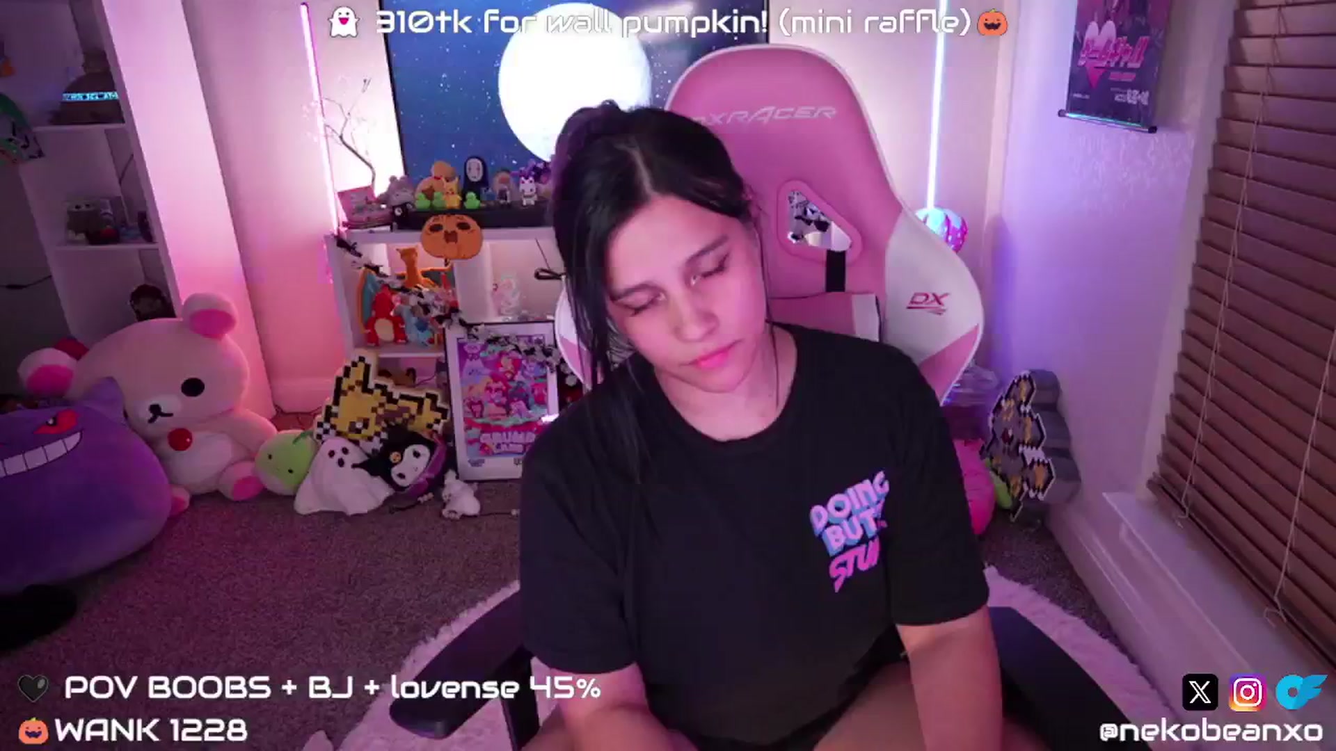Gallery image thumbnail from Nekobeanxo's myfreecams stream on, 10/15/2024, 05:31 image 3 of 20