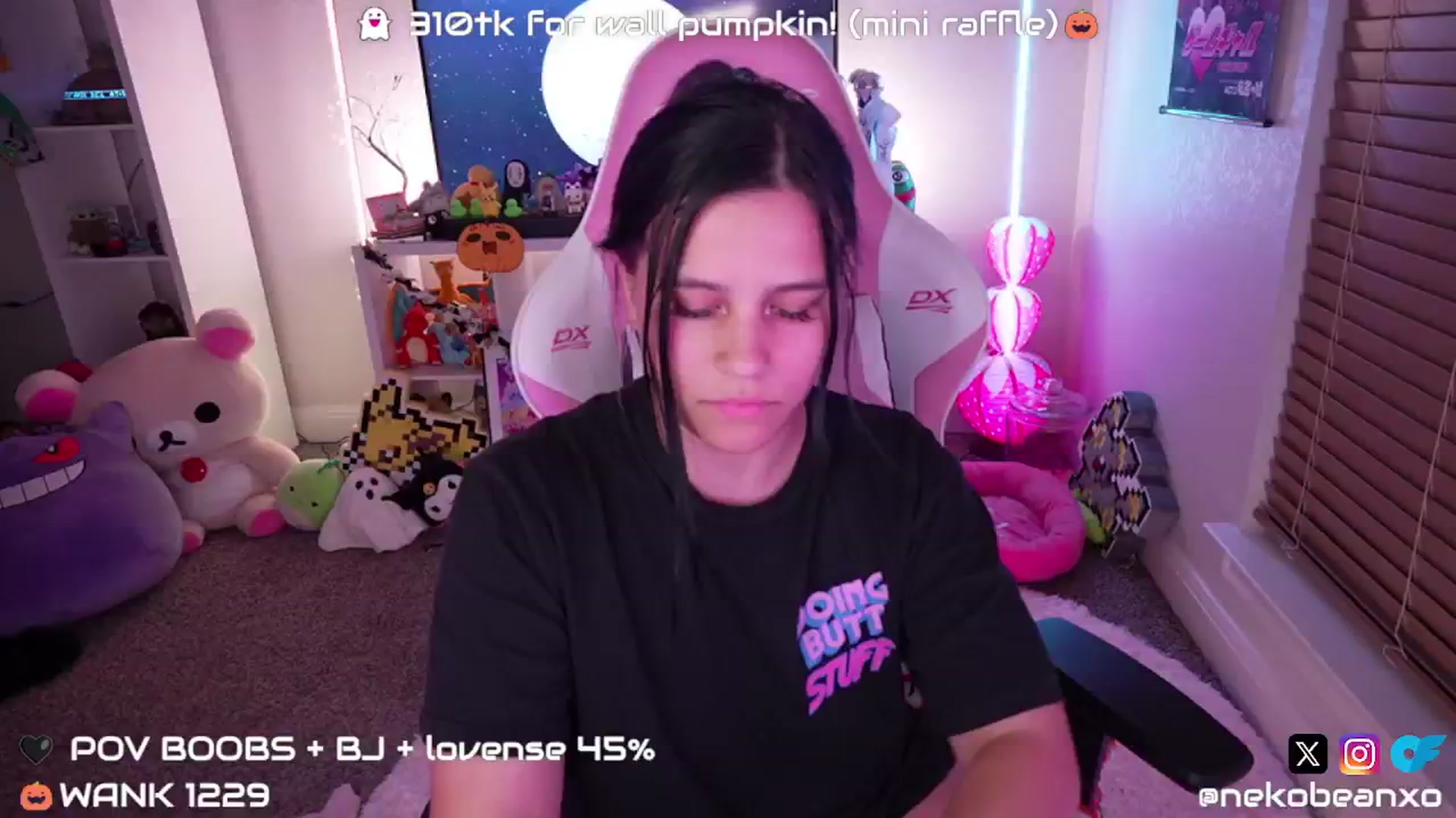 Gallery image thumbnail from Nekobeanxo's myfreecams stream on, 10/15/2024, 05:31 image 1 of 20