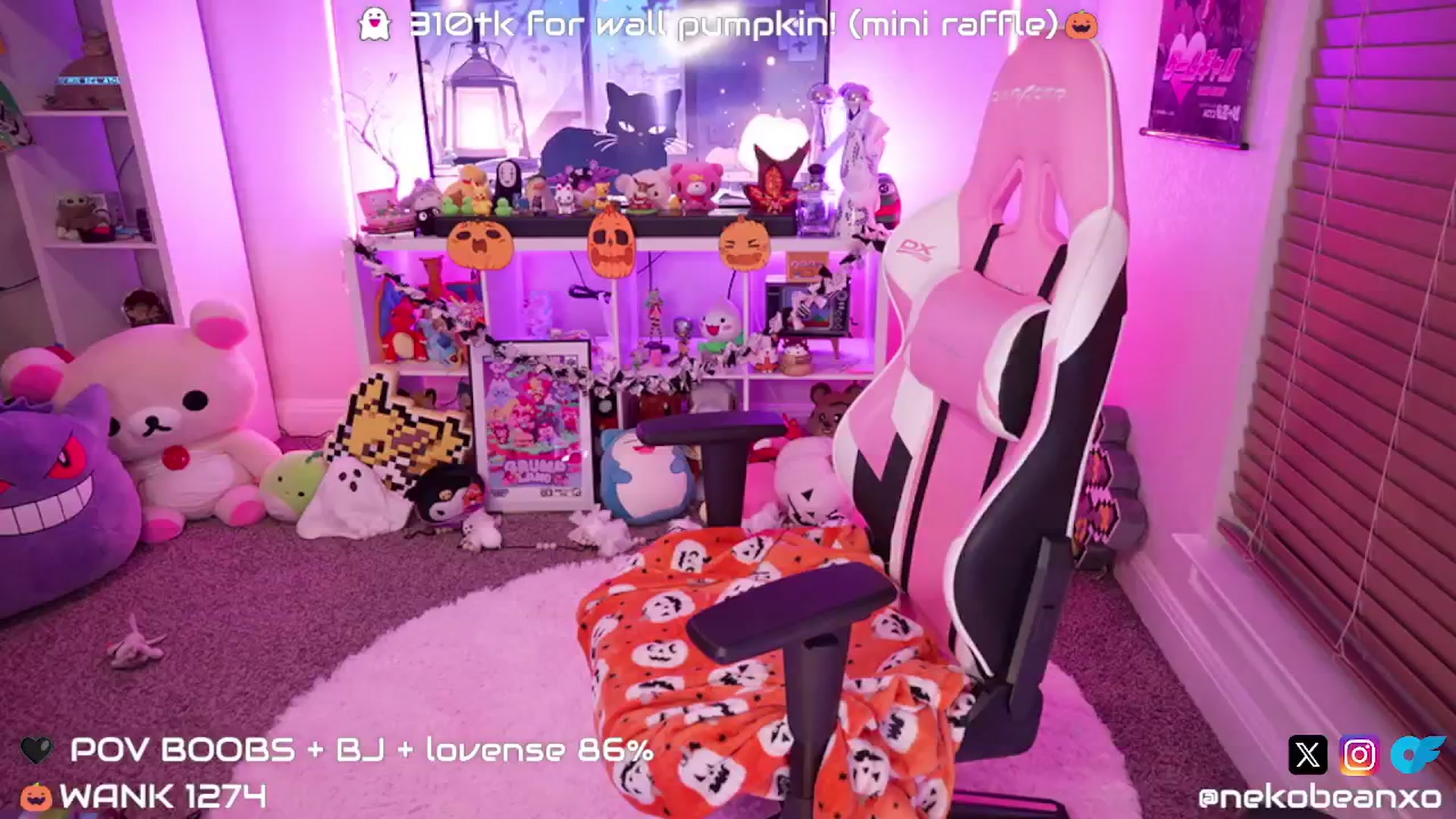 Gallery image thumbnail from Nekobeanxo's myfreecams stream on, 10/21/2024, 02:34 image 16 of 20