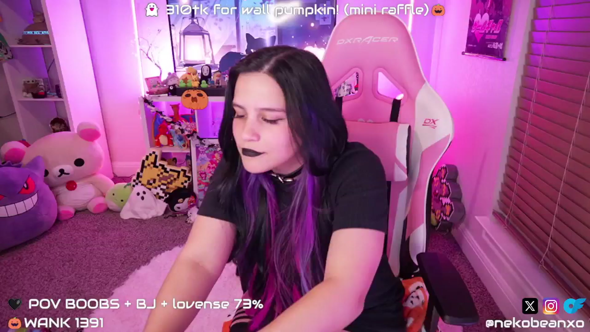 Gallery image thumbnail from Nekobeanxo's myfreecams stream on, 10/21/2024, 02:34 image 13 of 20