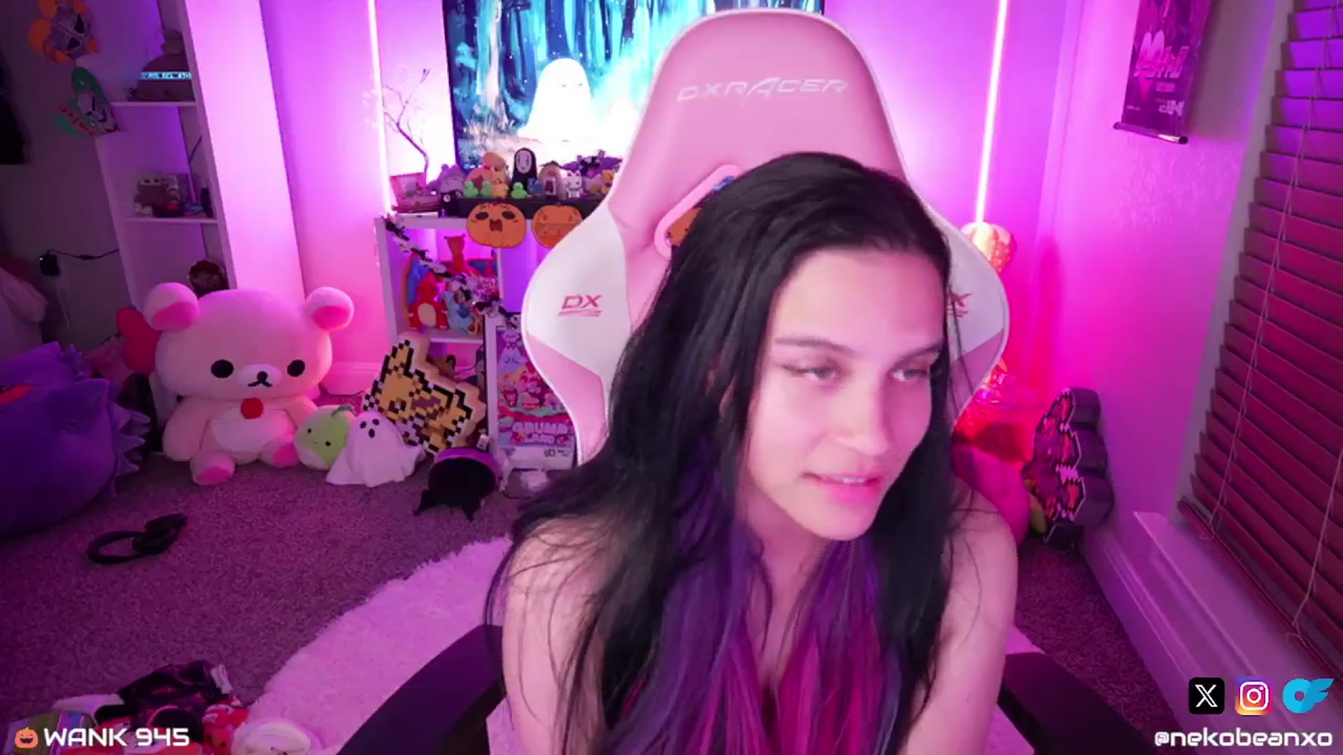 Gallery image thumbnail from Nekobeanxo's myfreecams stream on, 10/25/2024, 08:19 image 13 of 20