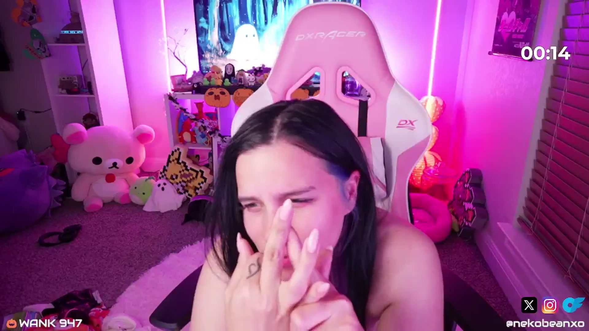 Gallery image thumbnail from Nekobeanxo's myfreecams stream on, 10/25/2024, 08:19 image 12 of 20