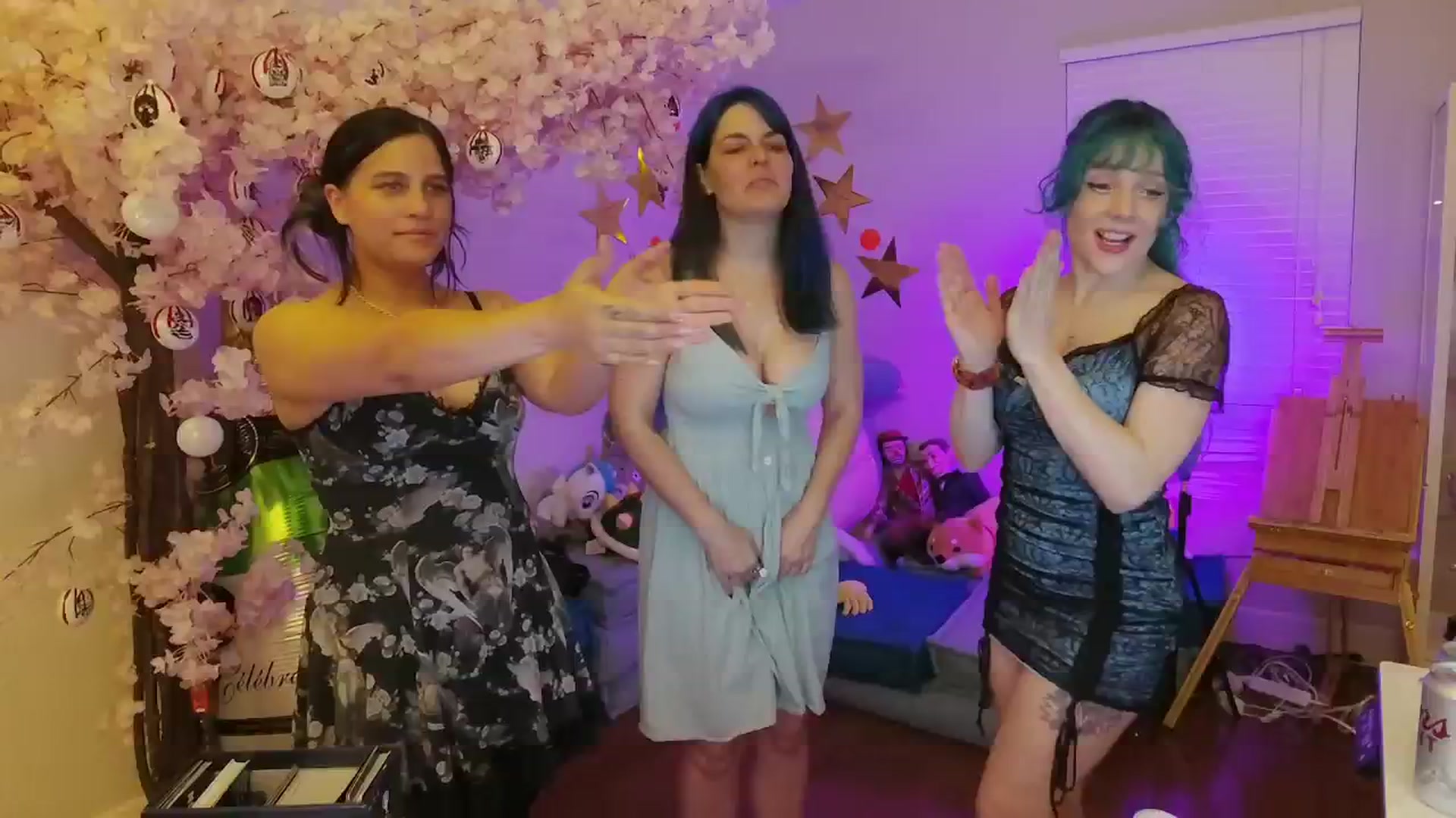 Gallery image thumbnail from Nekobeanxo's myfreecams stream on, 10/30/2024, 05:10 image 7 of 20