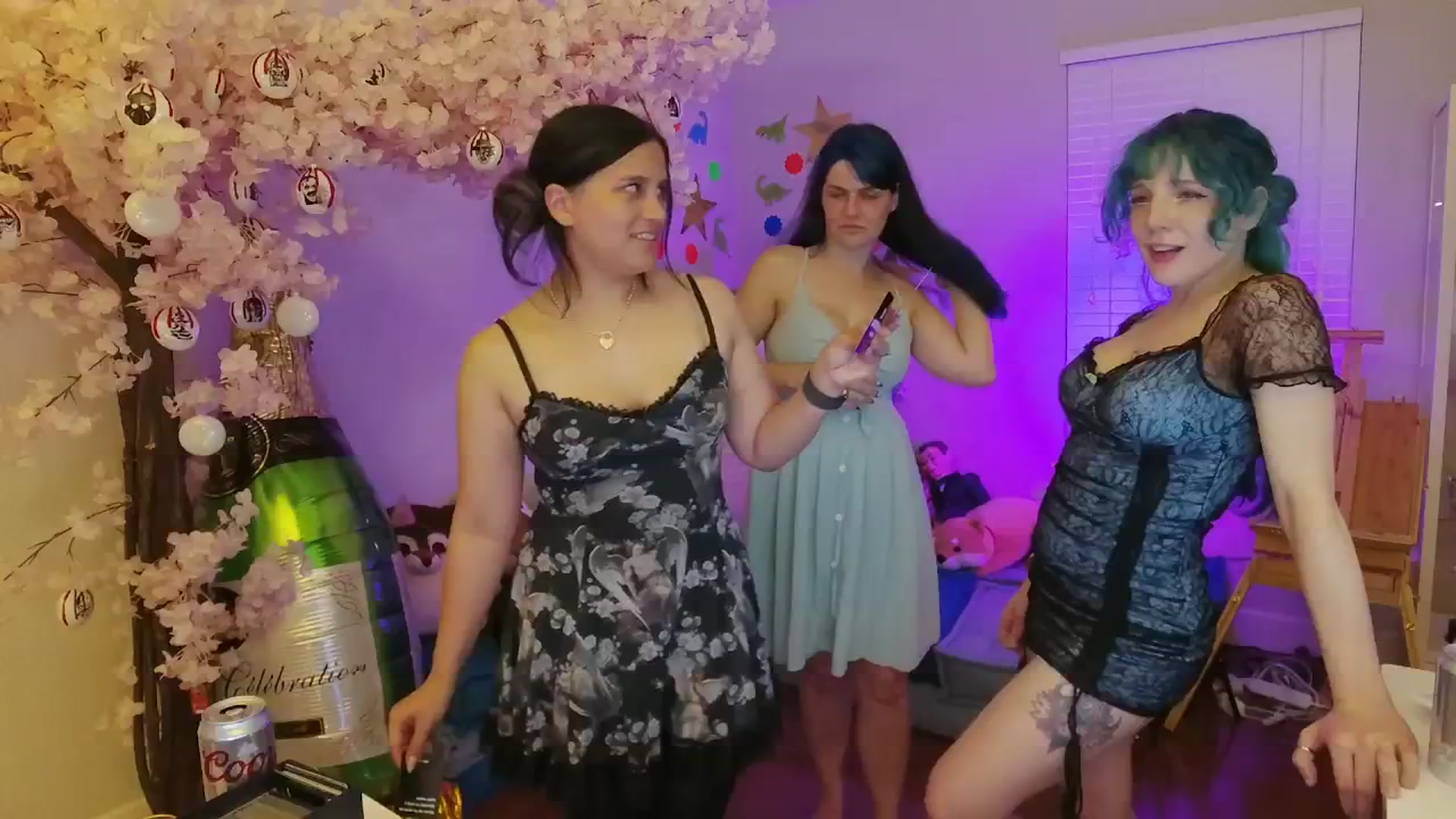 Gallery image thumbnail from Nekobeanxo's myfreecams stream on, 10/30/2024, 05:10 image 12 of 20