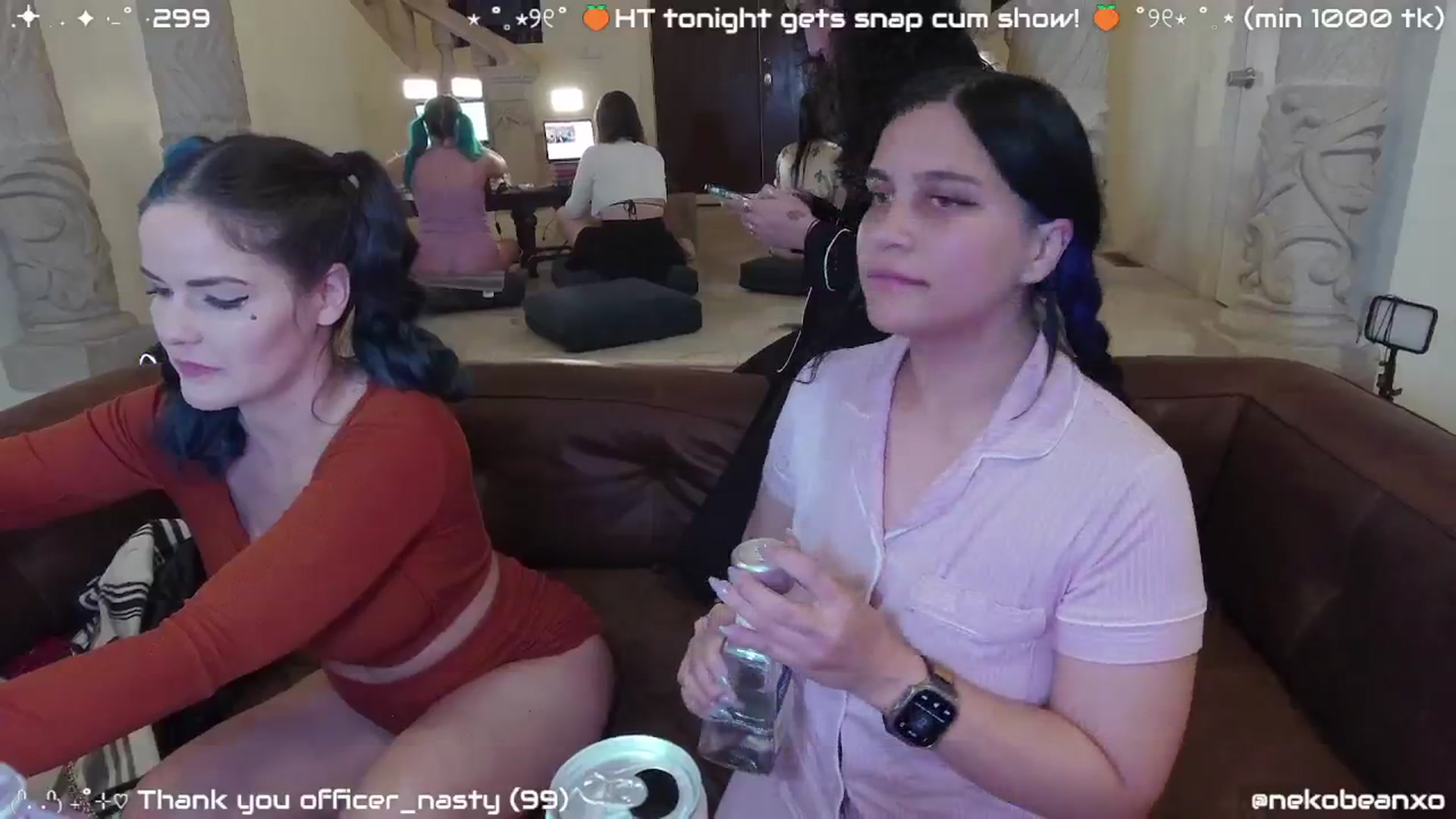 Gallery image thumbnail from Nekobeanxo's myfreecams stream on, 11/19/2024, 04:45 image 6 of 20