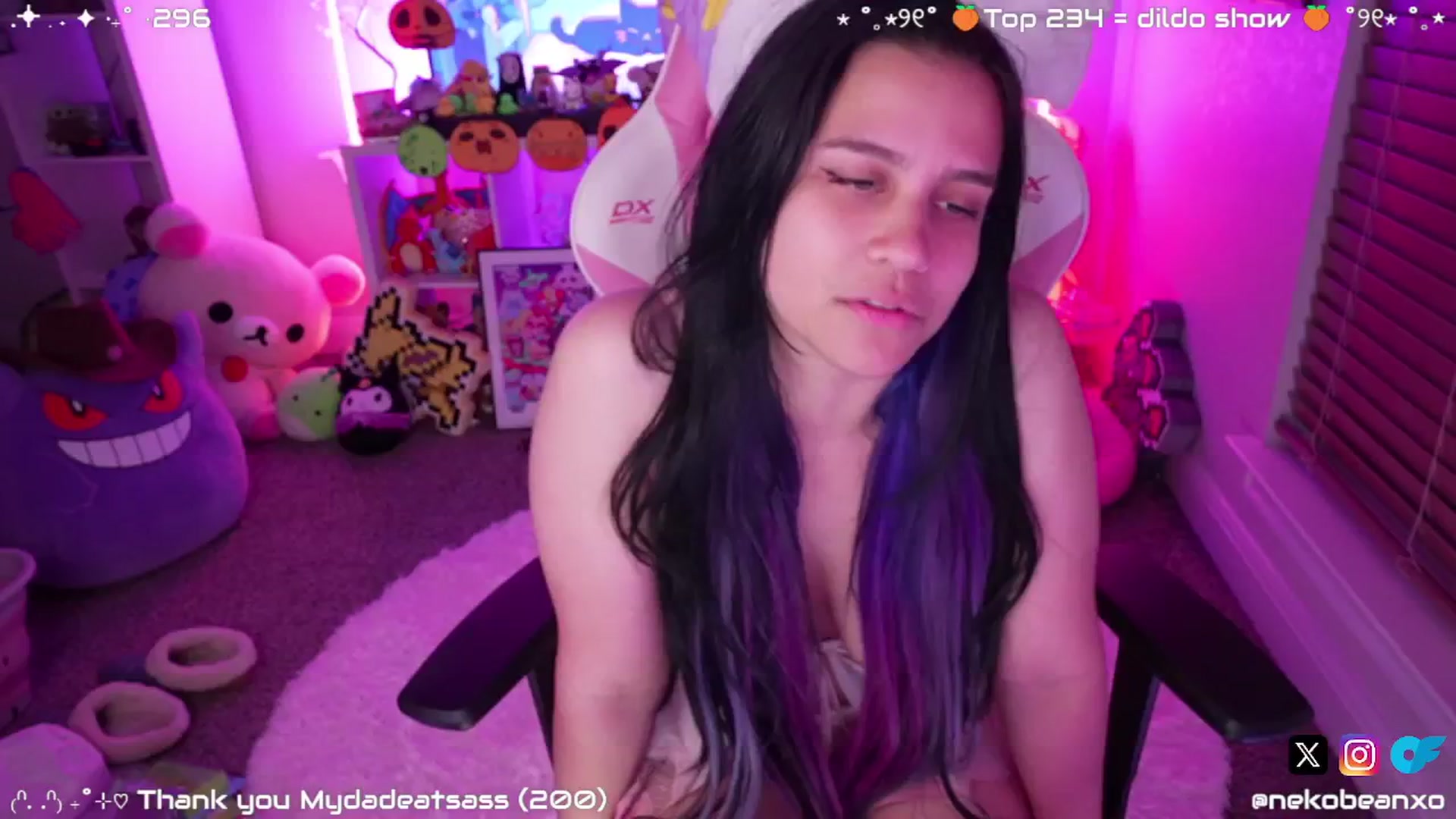 Gallery image thumbnail from Nekobeanxo's myfreecams stream on, 11/20/2024, 06:08 image 6 of 20