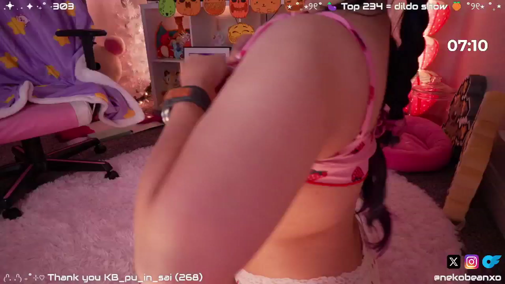 Gallery image thumbnail from Nekobeanxo's myfreecams stream on, 11/21/2024, 06:48 image 15 of 20