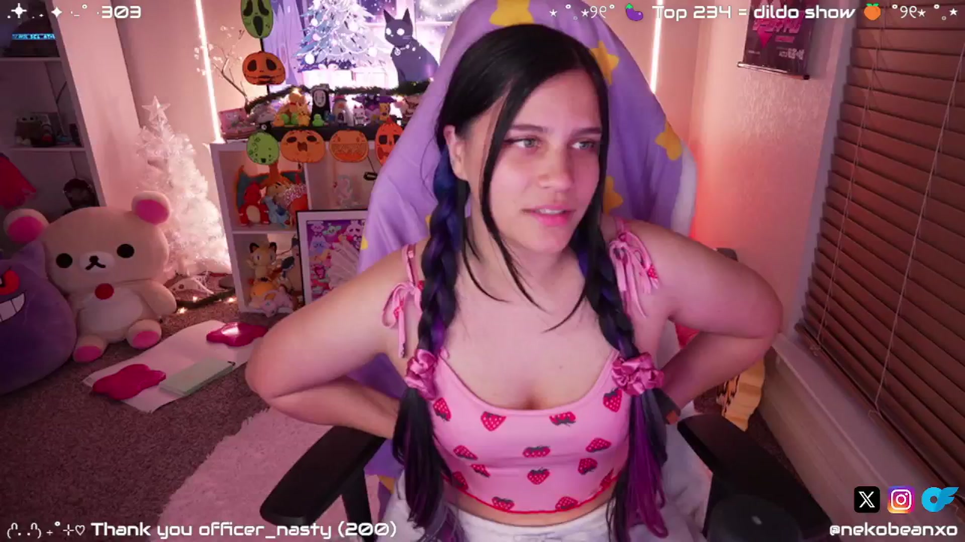 Gallery image thumbnail from Nekobeanxo's myfreecams stream on, 11/21/2024, 06:48 image 7 of 20