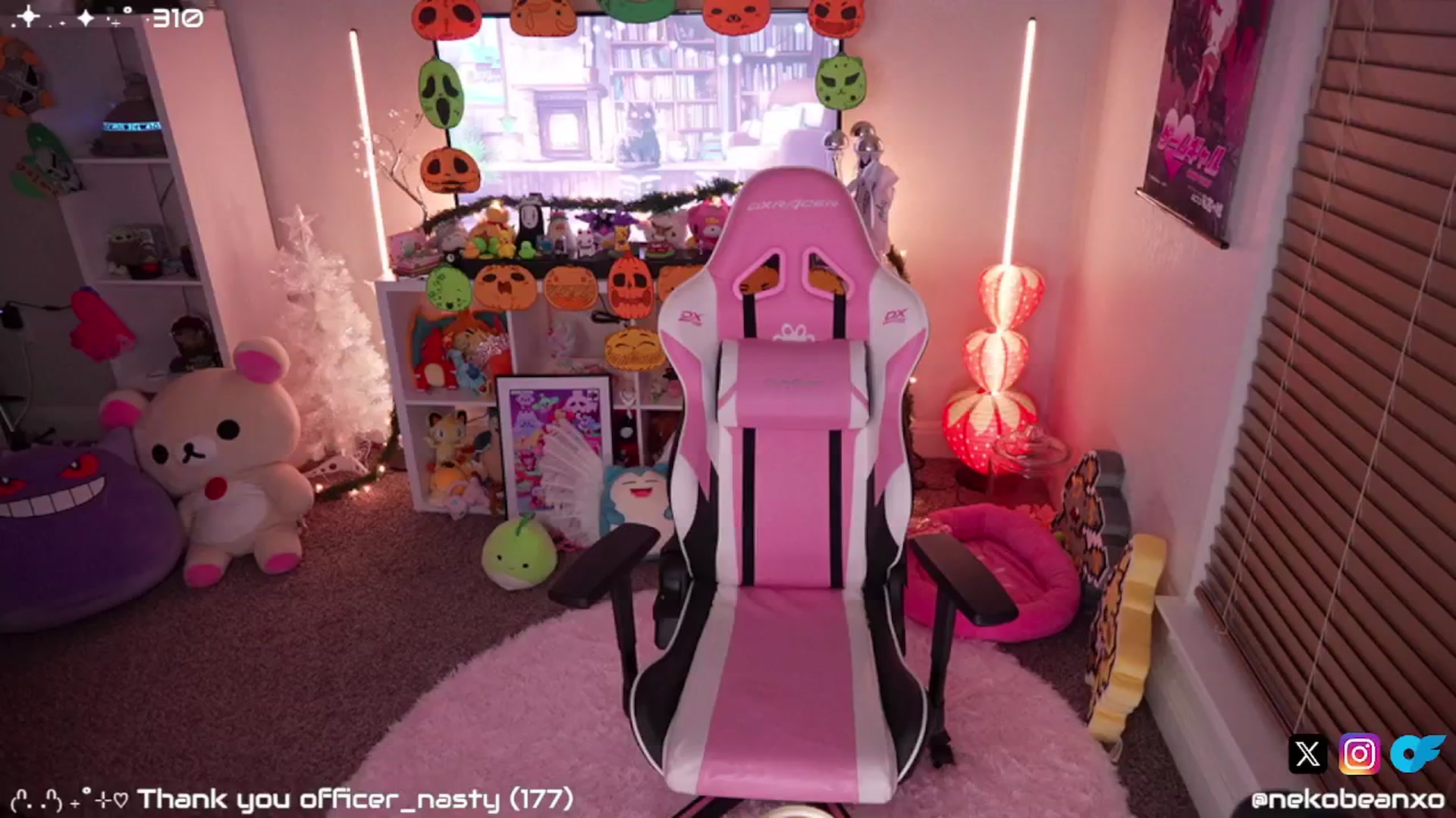 Gallery image thumbnail from Nekobeanxo's myfreecams stream on, 11/22/2024, 04:48 image 6 of 20