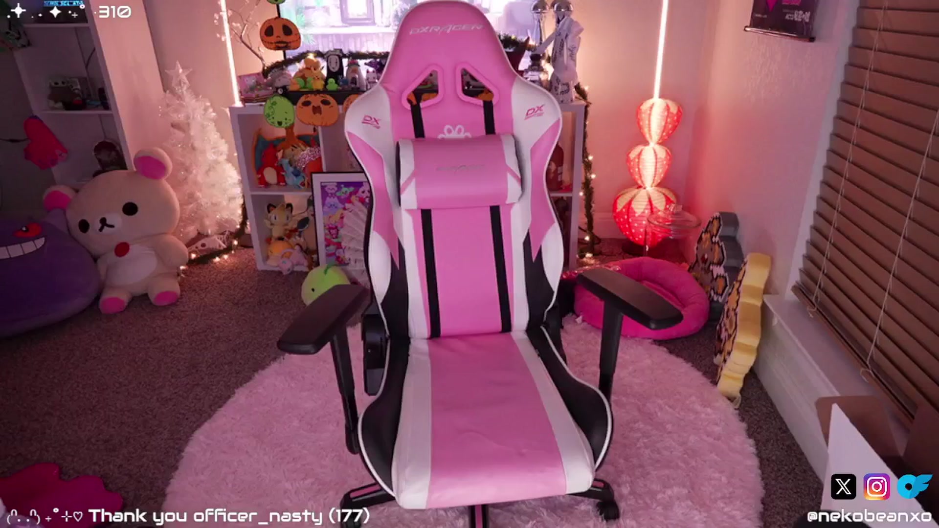 Gallery image thumbnail from Nekobeanxo's myfreecams stream on, 11/22/2024, 04:48 image 16 of 20