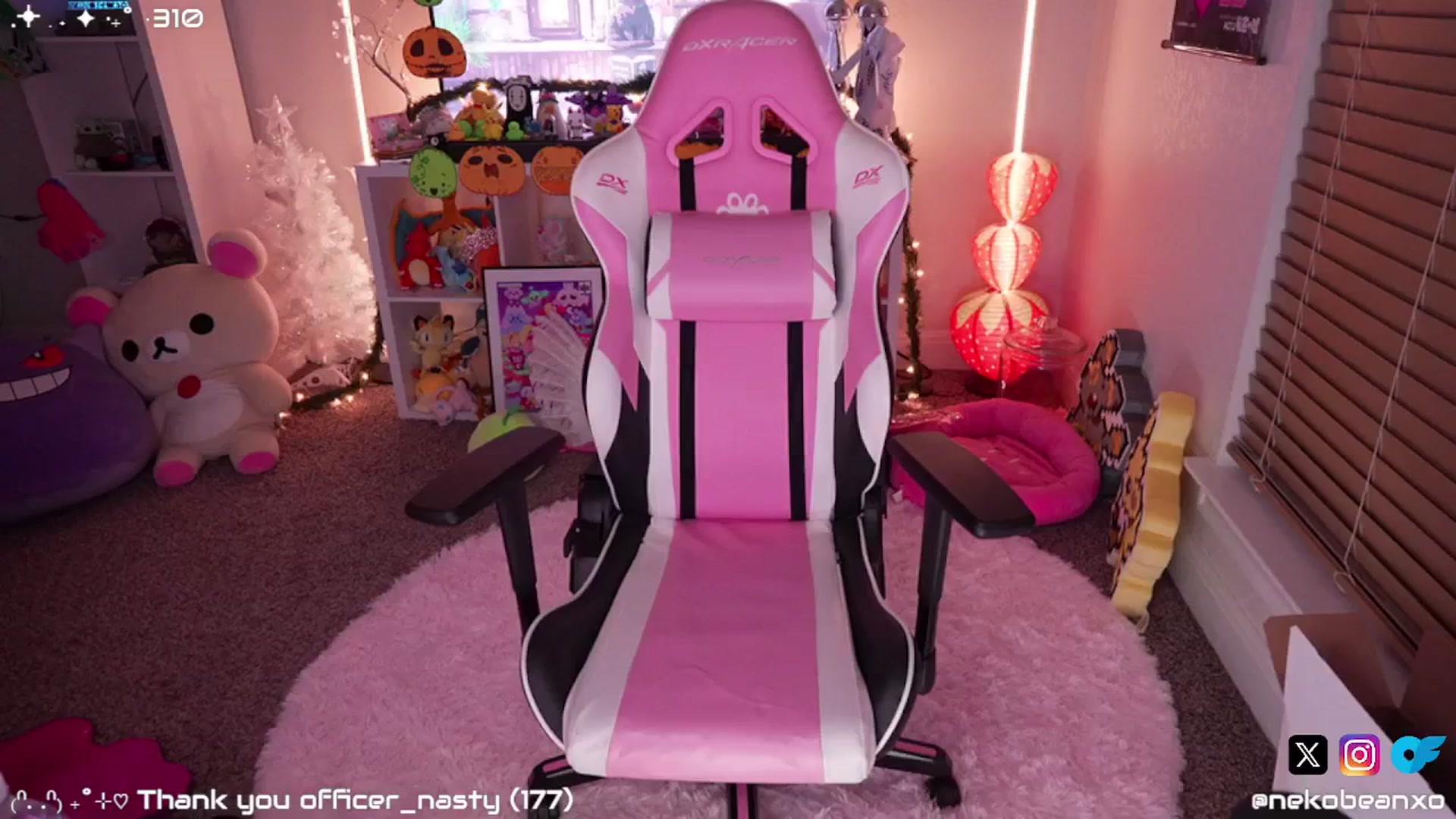 Gallery image thumbnail from Nekobeanxo's myfreecams stream on, 11/22/2024, 04:48 image 17 of 20