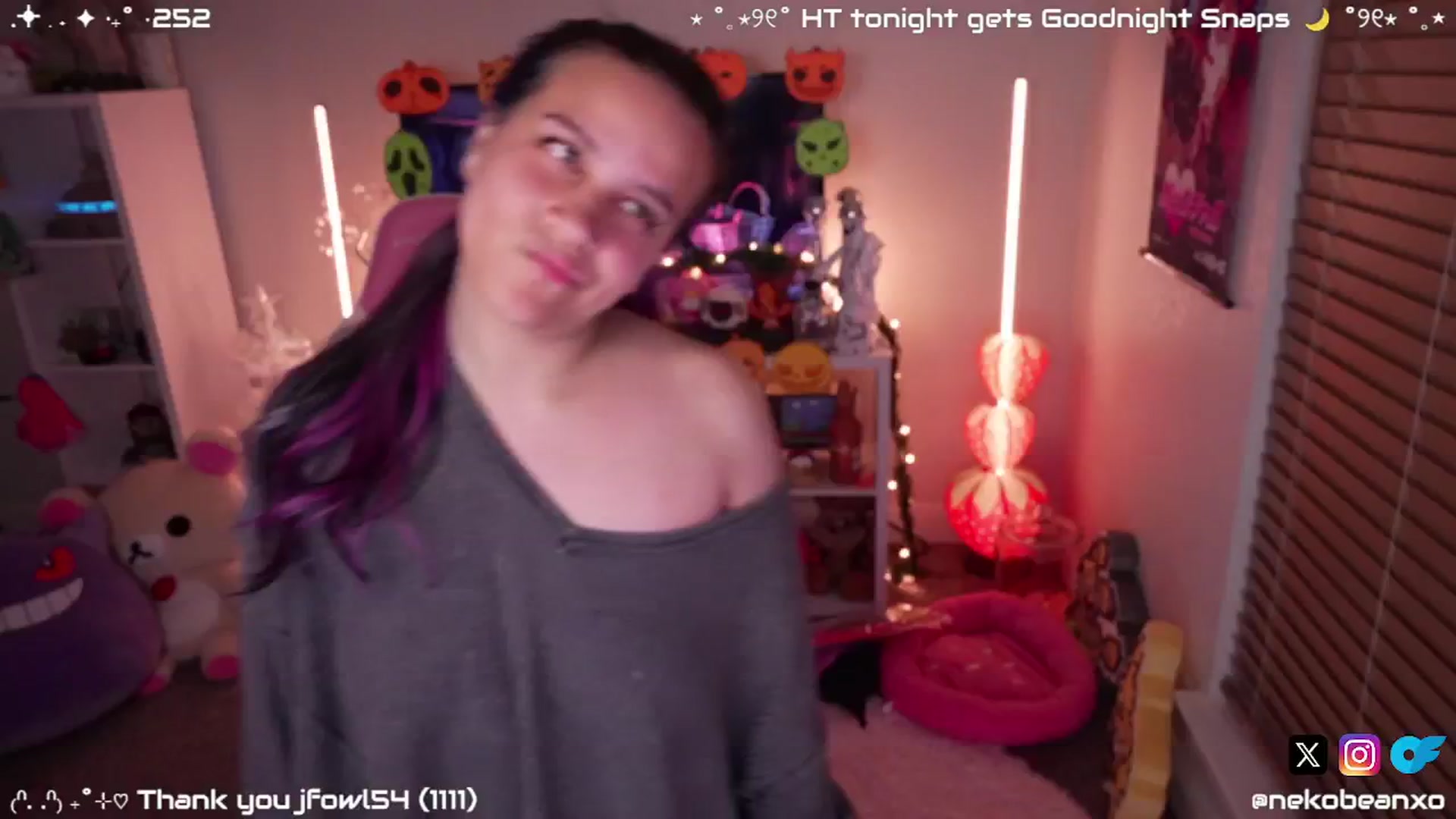 Gallery image thumbnail from Nekobeanxo's myfreecams stream on, 11/23/2024, 08:16 image 17 of 20