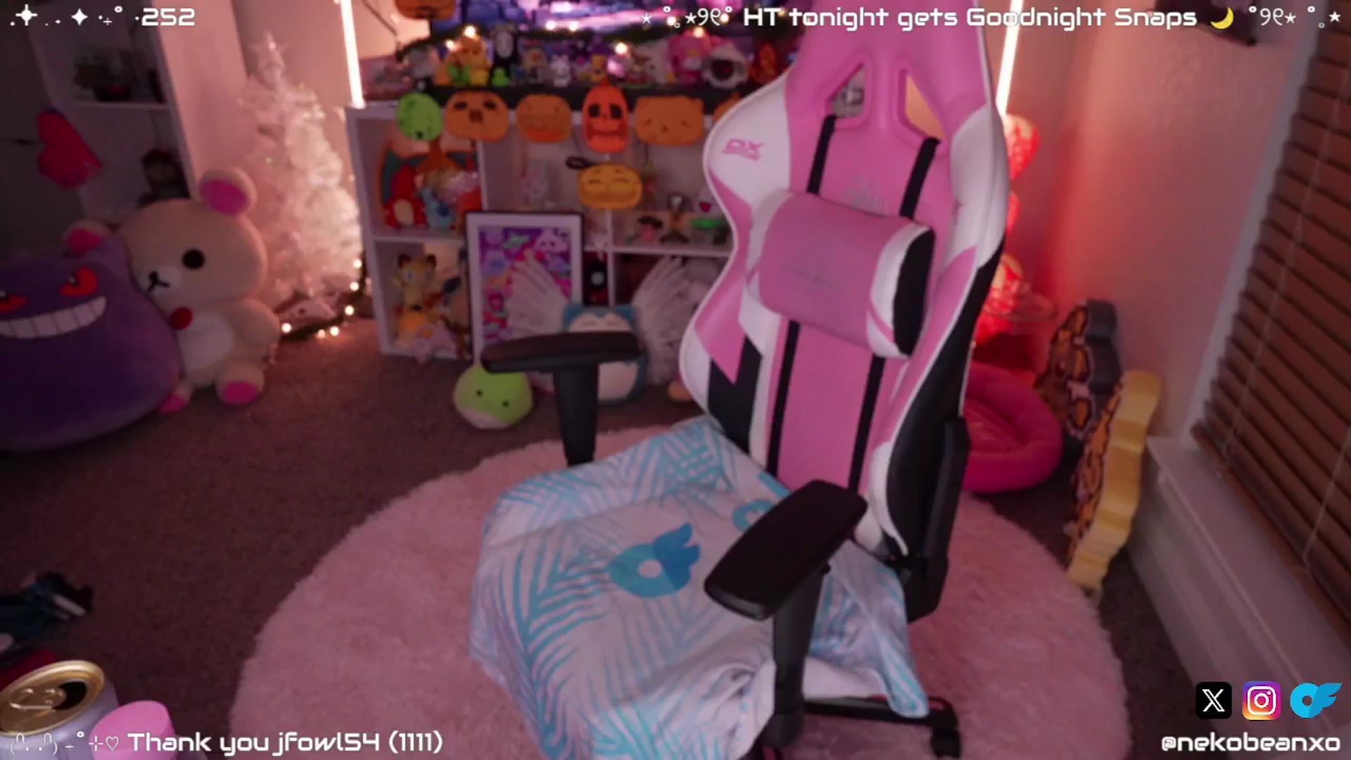 Gallery image thumbnail from Nekobeanxo's myfreecams stream on, 11/23/2024, 08:16 image 20 of 20