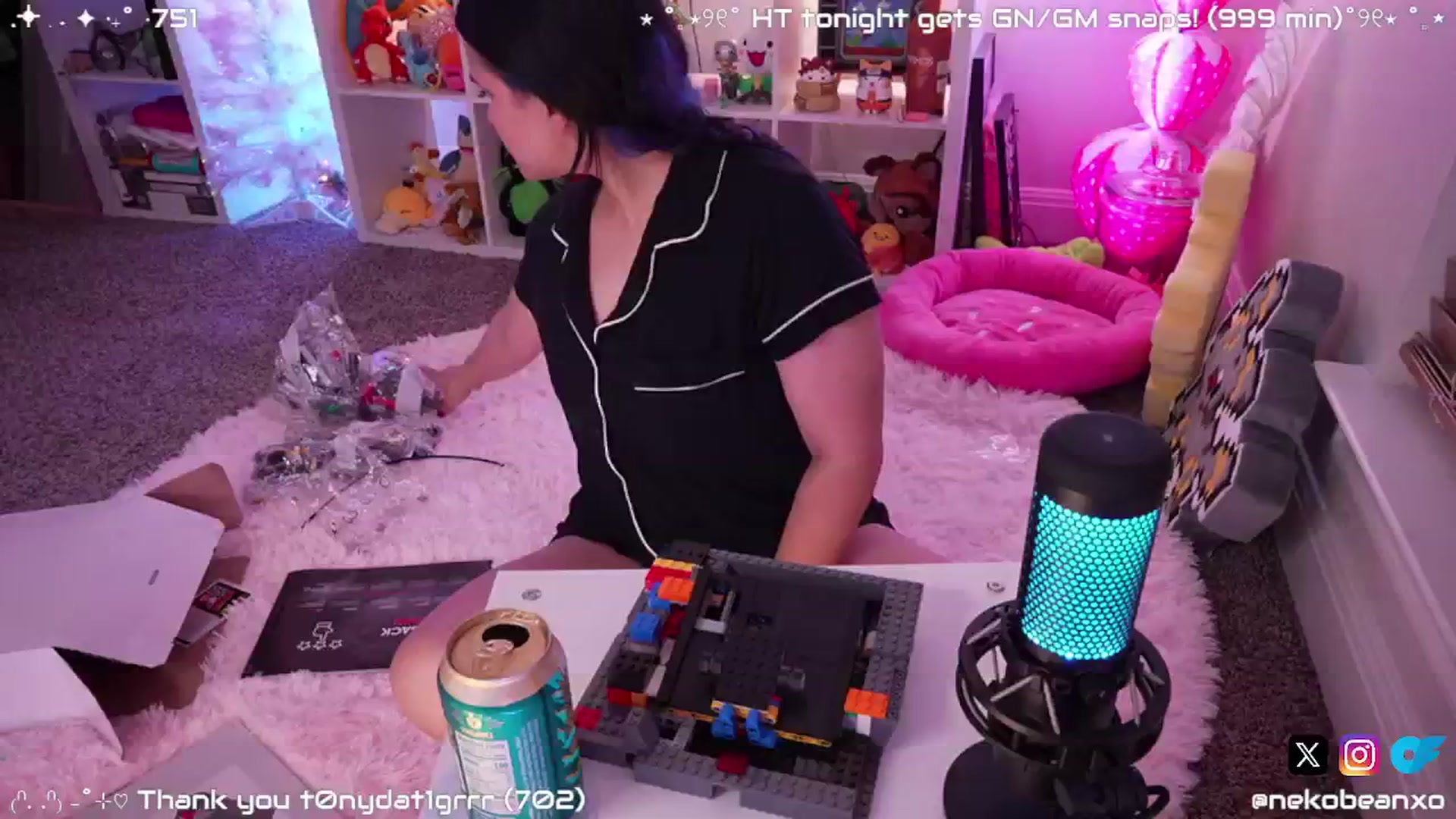 Gallery image thumbnail from Nekobeanxo's myfreecams stream on, 12/16/2024, 06:44 image 13 of 20