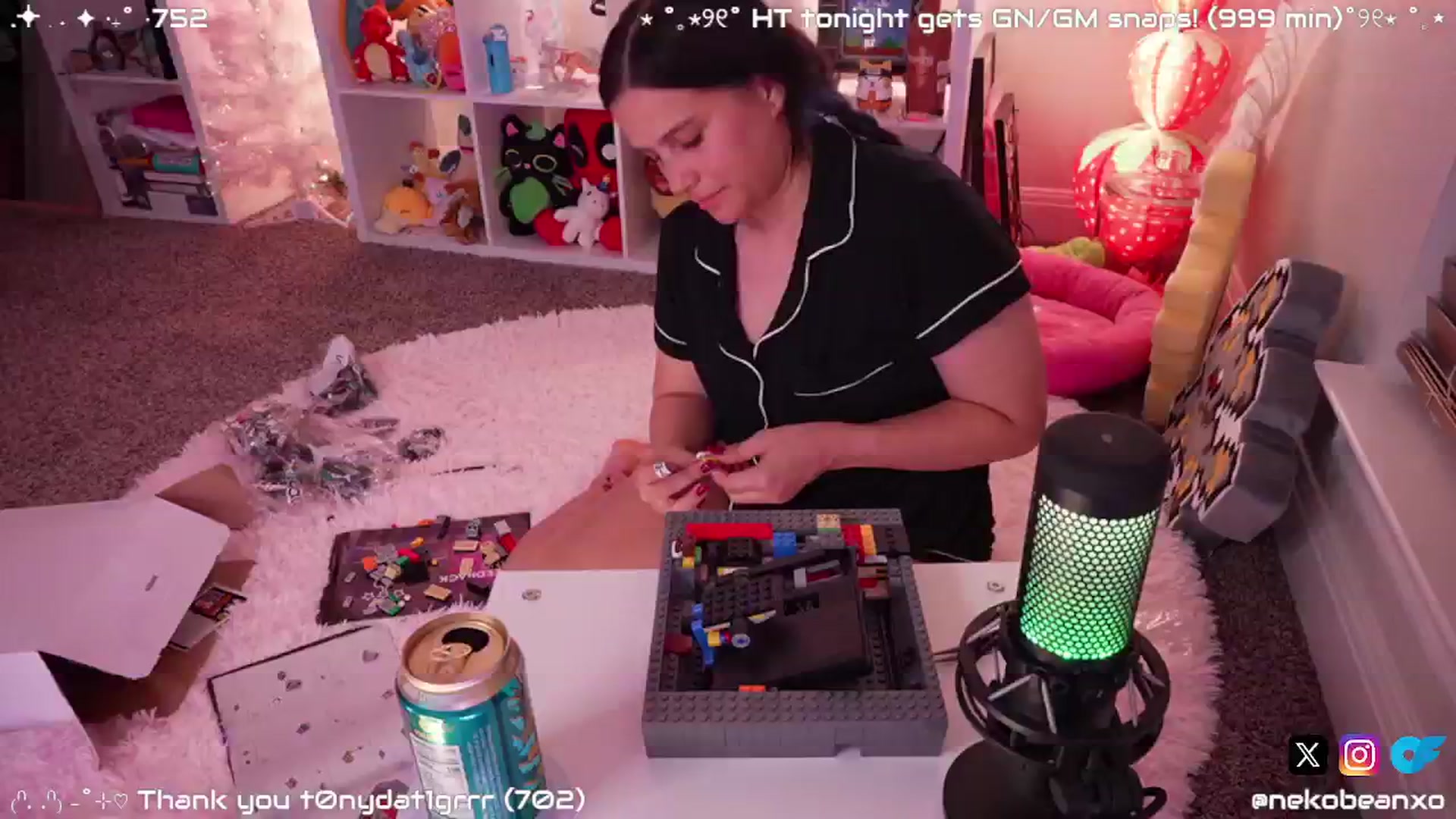 Gallery image thumbnail from Nekobeanxo's myfreecams stream on, 12/16/2024, 06:44 image 18 of 20
