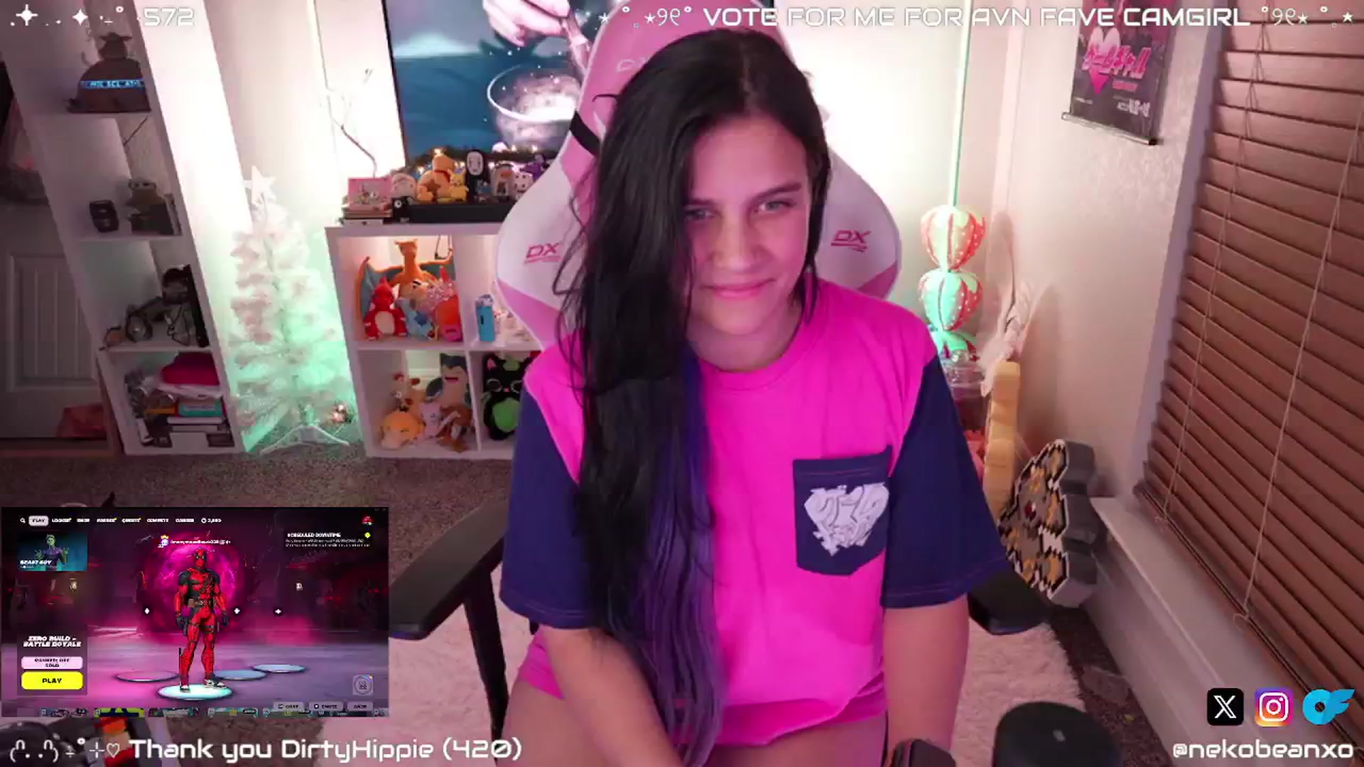Gallery image thumbnail from Nekobeanxo's myfreecams stream on, 12/18/2024, 07:38 image 17 of 20