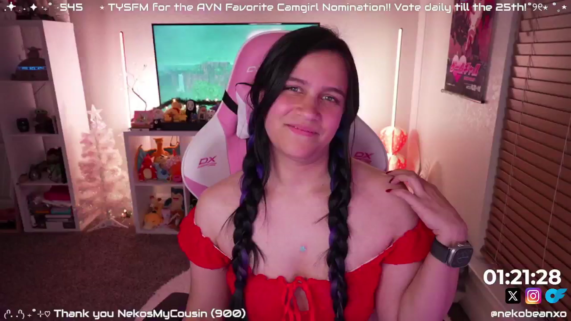 Gallery image thumbnail from Nekobeanxo's myfreecams stream on, 12/20/2024, 07:31 image 12 of 20