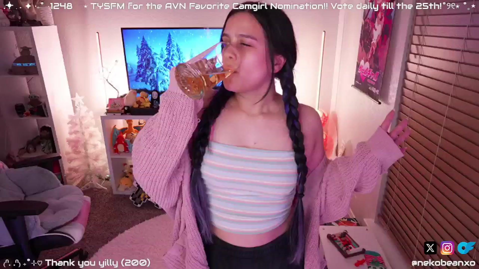 Gallery image thumbnail from Nekobeanxo's myfreecams stream on, 01/06/2025, 06:29 image 6 of 20