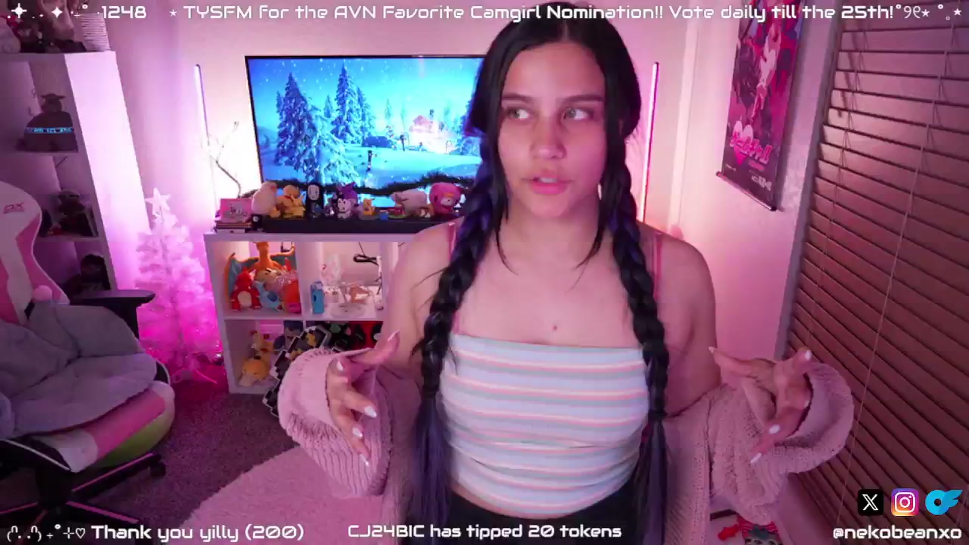 Gallery image thumbnail from Nekobeanxo's myfreecams stream on, 01/06/2025, 06:29 image 7 of 20