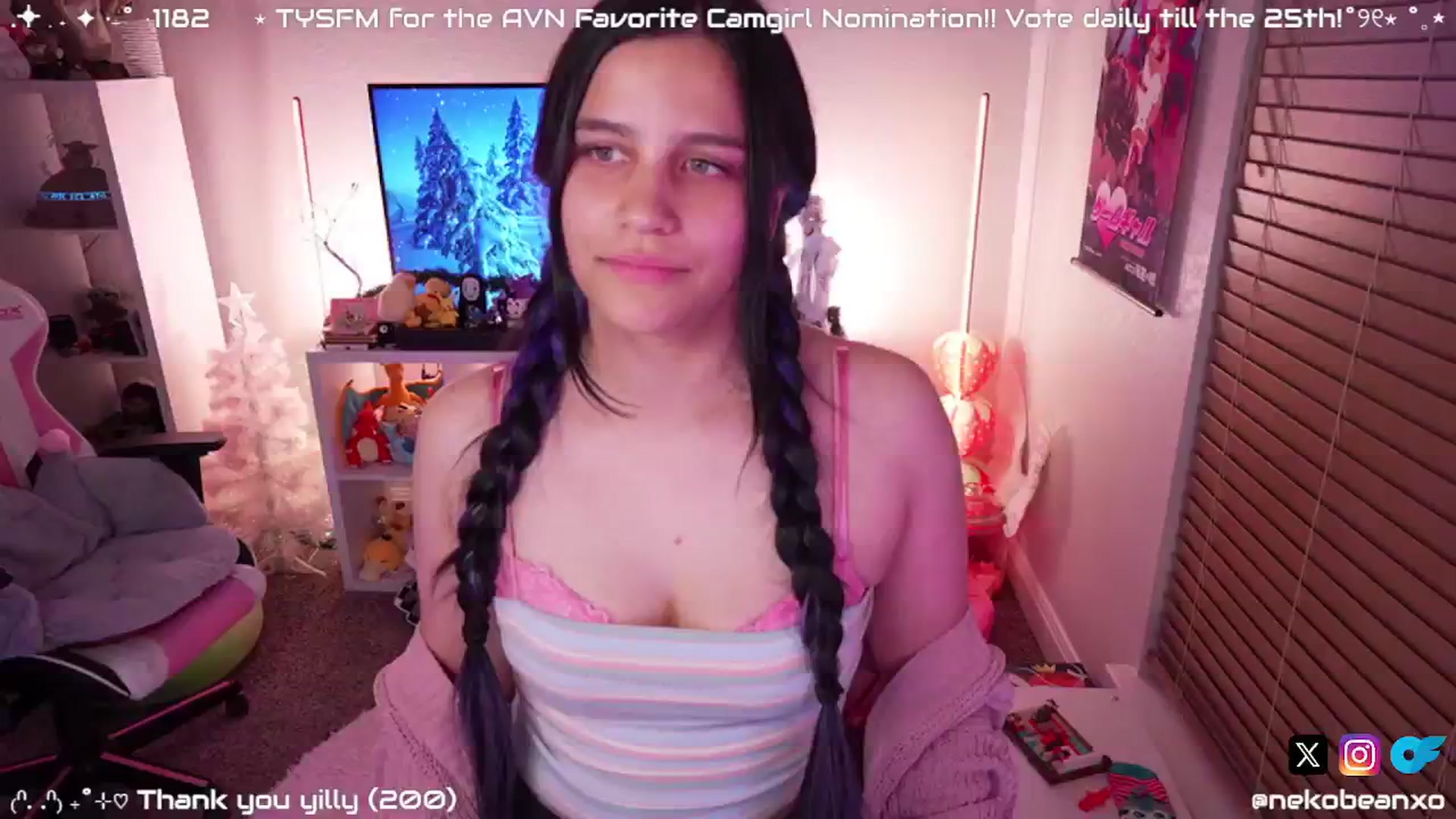 Gallery image thumbnail from Nekobeanxo's myfreecams stream on, 01/06/2025, 06:29 image 12 of 20