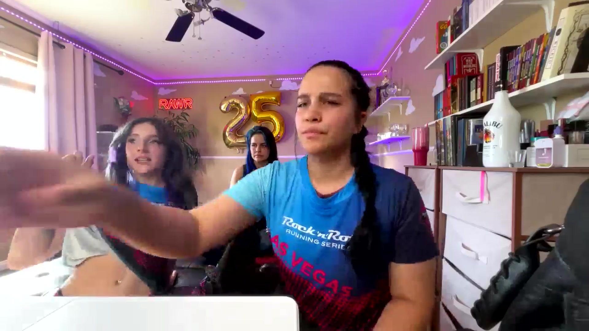 Gallery image thumbnail from Nekobeanxo's myfreecams stream on, 02/23/2025, 22:32 image 17 of 20