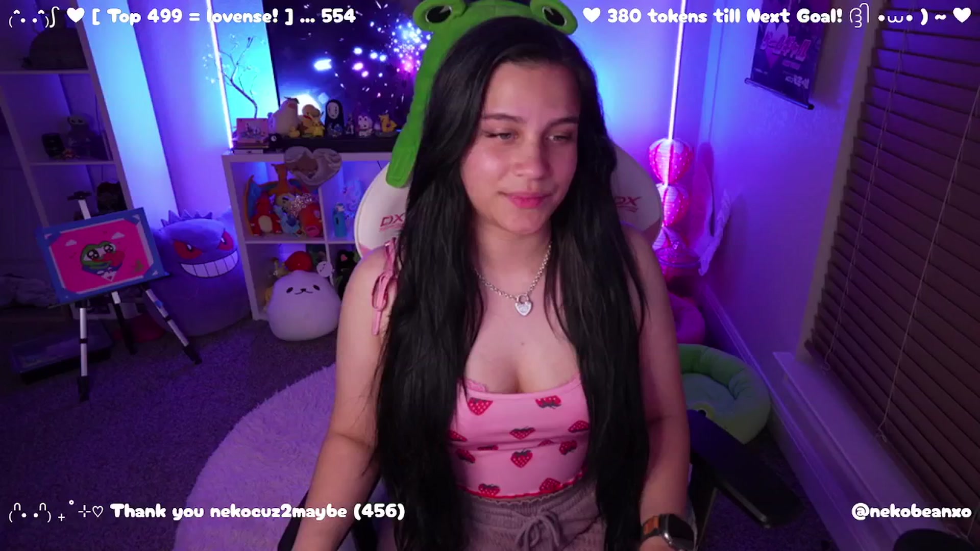Gallery image thumbnail from Nekobeanxo's myfreecams stream on, 03/22/2025, 08:39 image 12 of 20