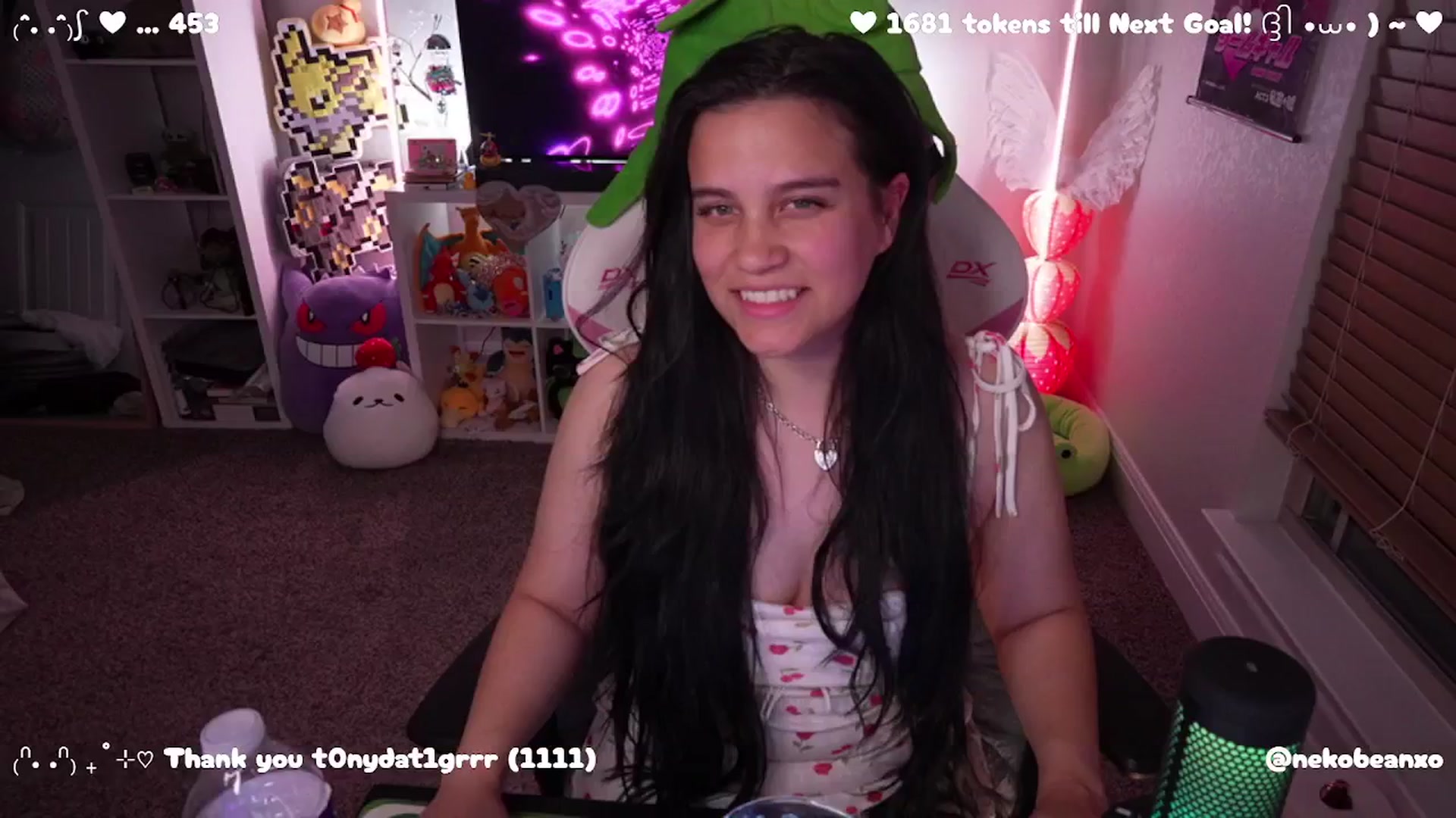 Gallery image thumbnail from Nekobeanxo's myfreecams stream on, 04/08/2025, 06:54 image 1 of 20