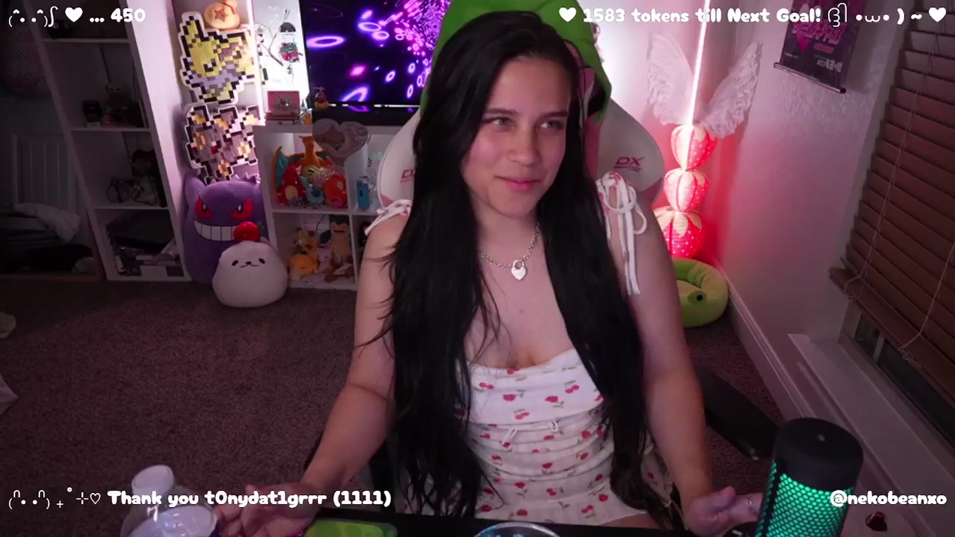 Gallery image thumbnail from Nekobeanxo's myfreecams stream on, 04/08/2025, 06:54 image 10 of 20