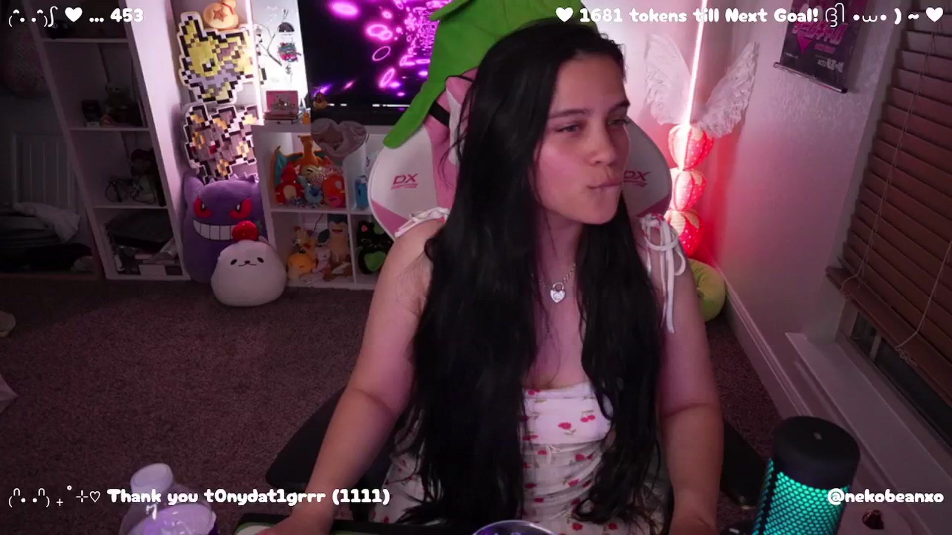 Gallery image thumbnail from Nekobeanxo's myfreecams stream on, 04/08/2025, 06:54 image 2 of 20