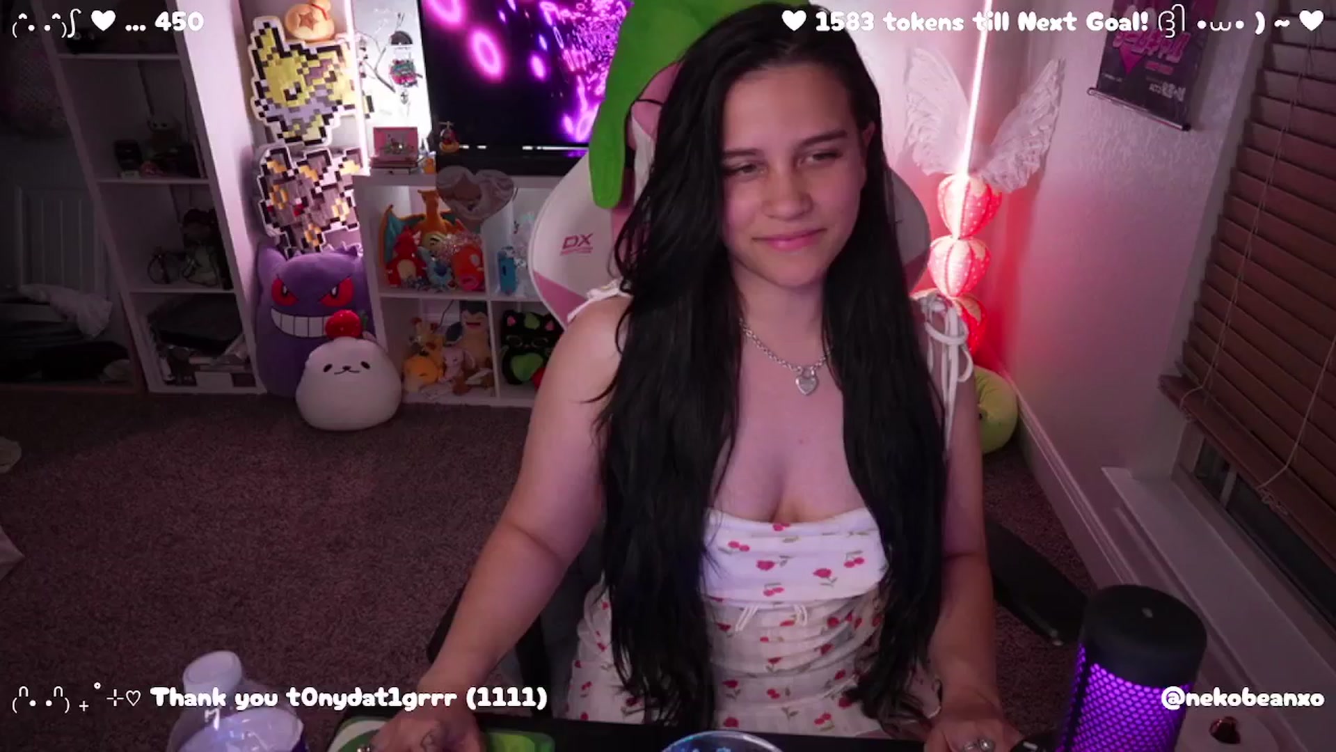 Gallery image thumbnail from Nekobeanxo's myfreecams stream on, 04/08/2025, 06:54 image 6 of 20