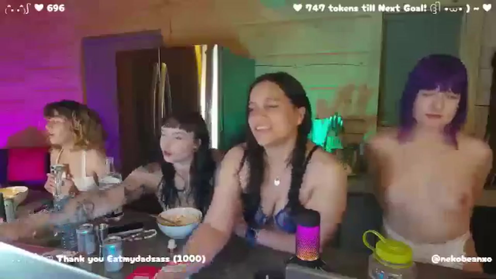 Gallery image thumbnail from Nekobeanxo's myfreecams stream on, 05/06/2025, 07:37 image 3 of 20
