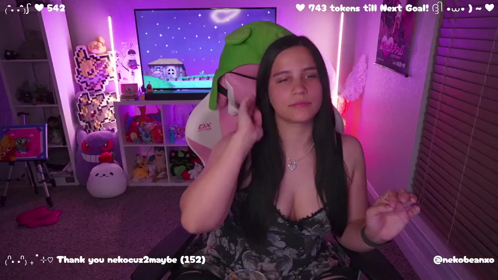 Gallery image thumbnail from Nekobeanxo's myfreecams stream on, 05/25/2025, 04:10 image 2 of 20