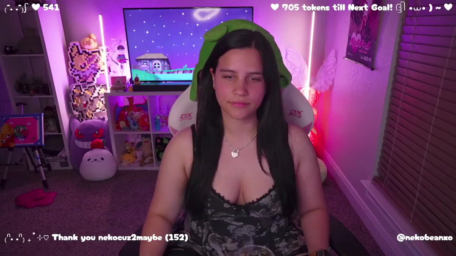 Gallery image thumbnail from Nekobeanxo's myfreecams stream on, 05/25/2025, 04:10 image 3 of 20