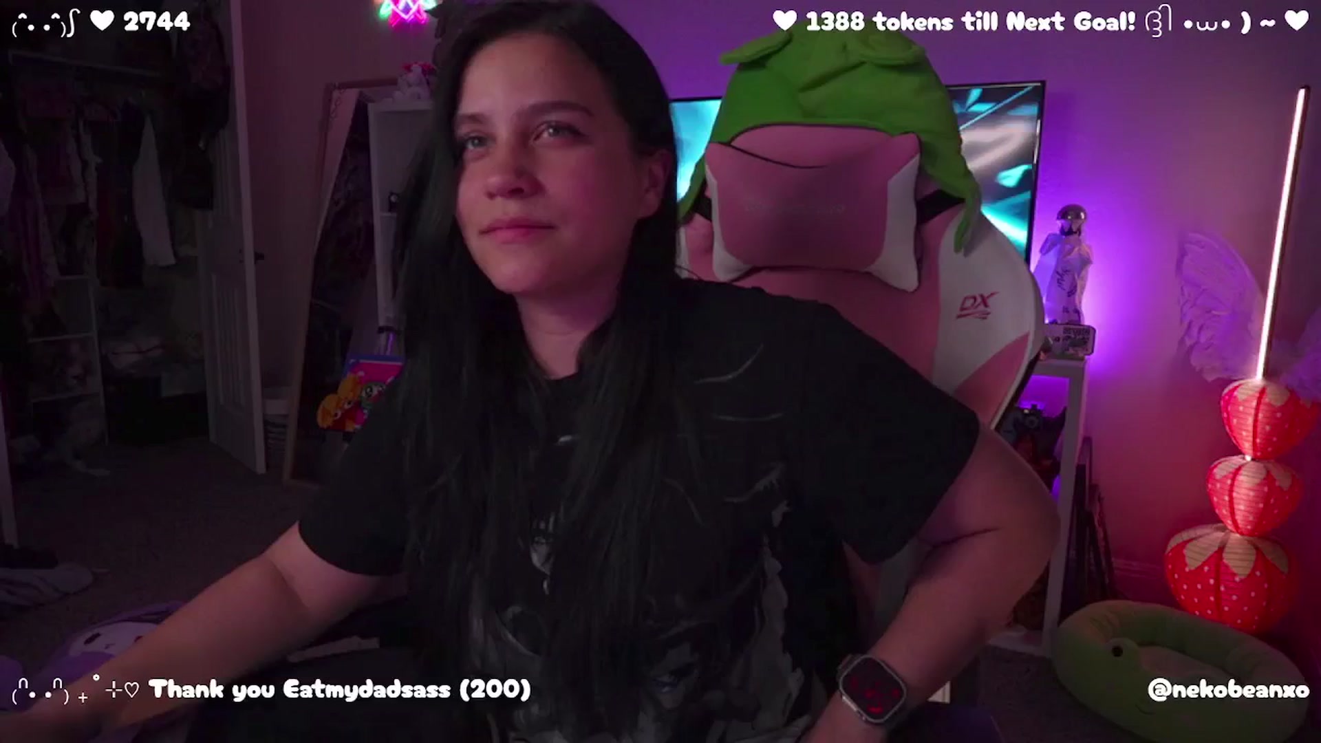 Gallery image thumbnail from Nekobeanxo's myfreecams stream on, 06/03/2025, 05:08 image 19 of 20