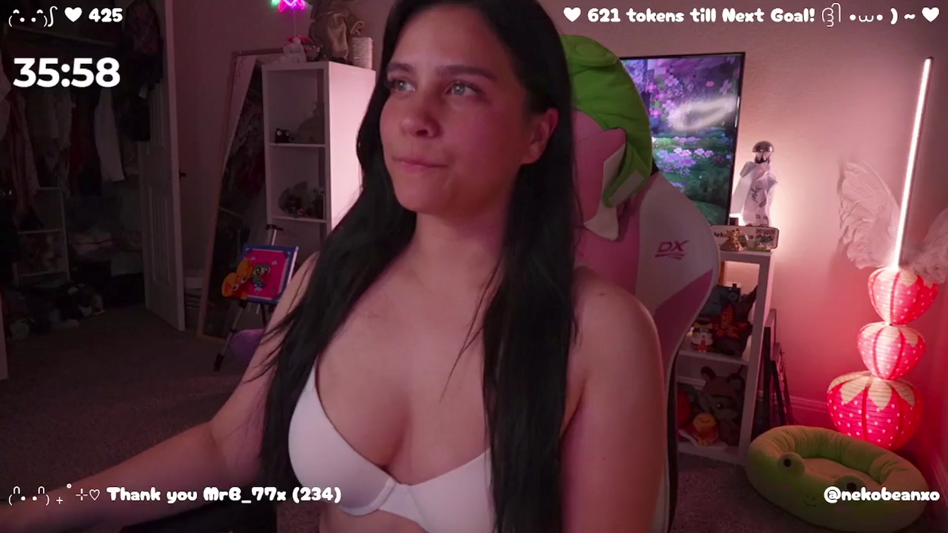 Gallery image thumbnail from Nekobeanxo's myfreecams stream on, 06/12/2025, 06:40 image 4 of 20