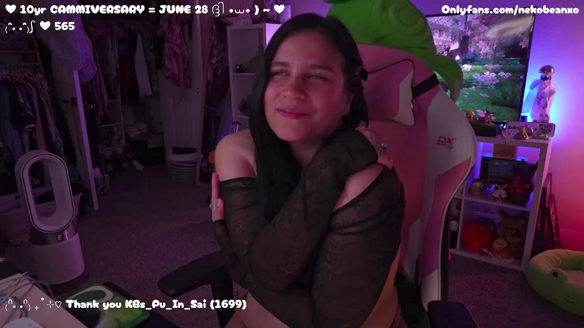 Gallery image thumbnail from Nekobeanxo's myfreecams stream on, 06/18/2025, 05:49 image 3 of 20