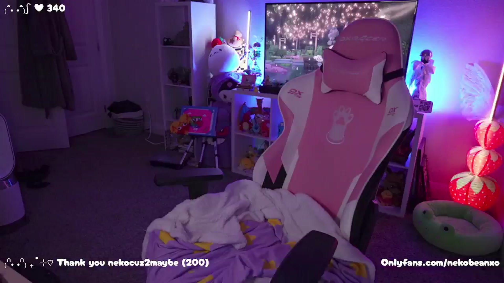 Gallery image thumbnail from Nekobeanxo's myfreecams stream on, 07/27/2025, 05:02 image 1 of 20