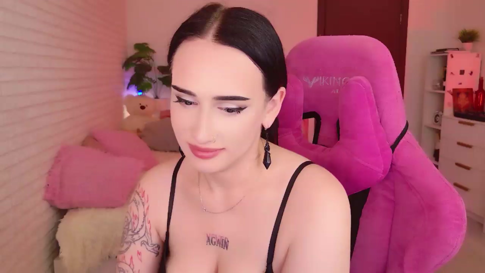 Gallery image thumbnail from Nekodarii's myfreecams stream on, 08/04/2026, 08:37 image 1 of 20