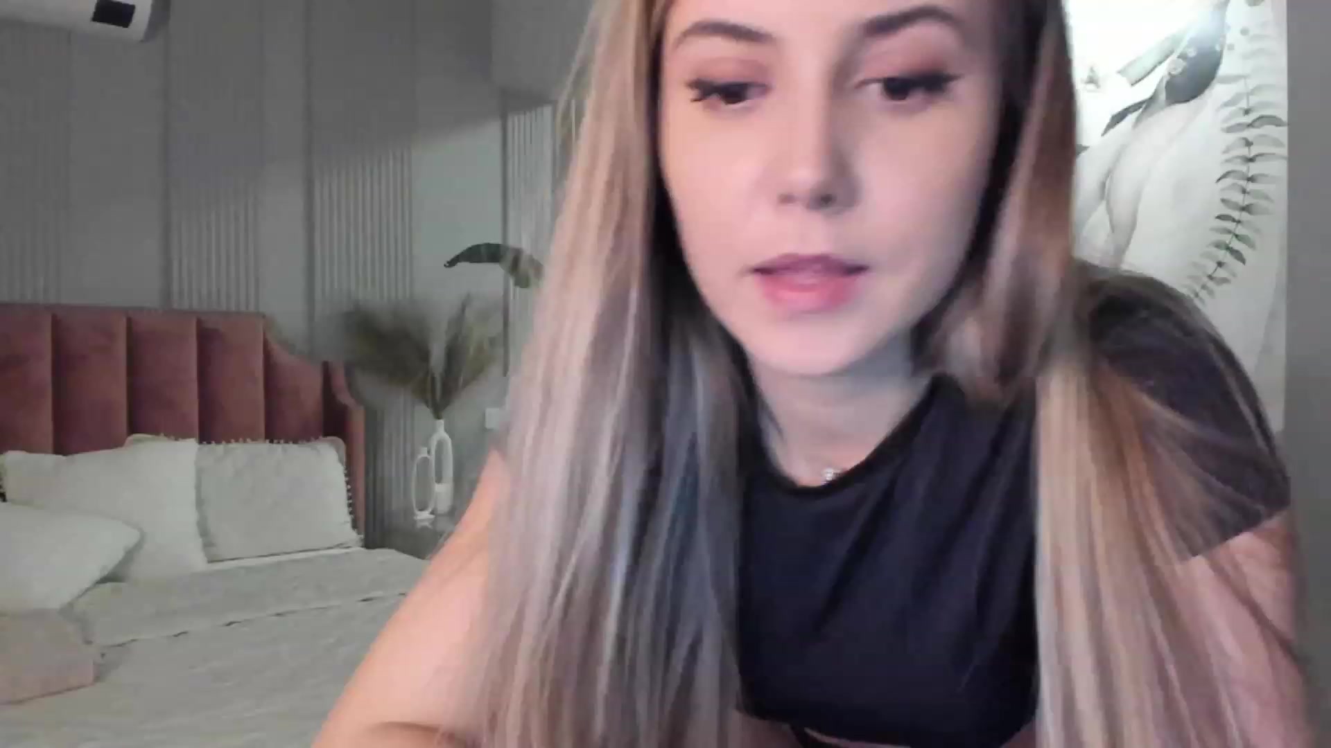 Gallery image thumbnail from NellieCutest's myfreecams stream on, 11/26/2022, 21:42 image 13 of 20
