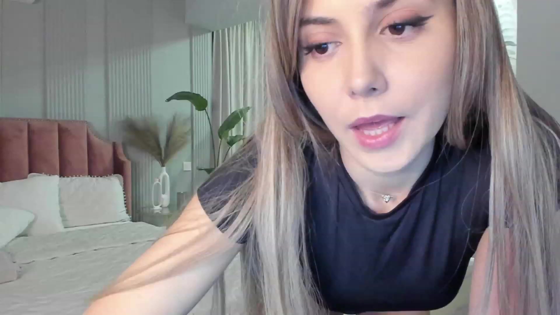 Gallery image thumbnail from NellieCutest's myfreecams stream on, 11/26/2022, 21:42 image 9 of 20