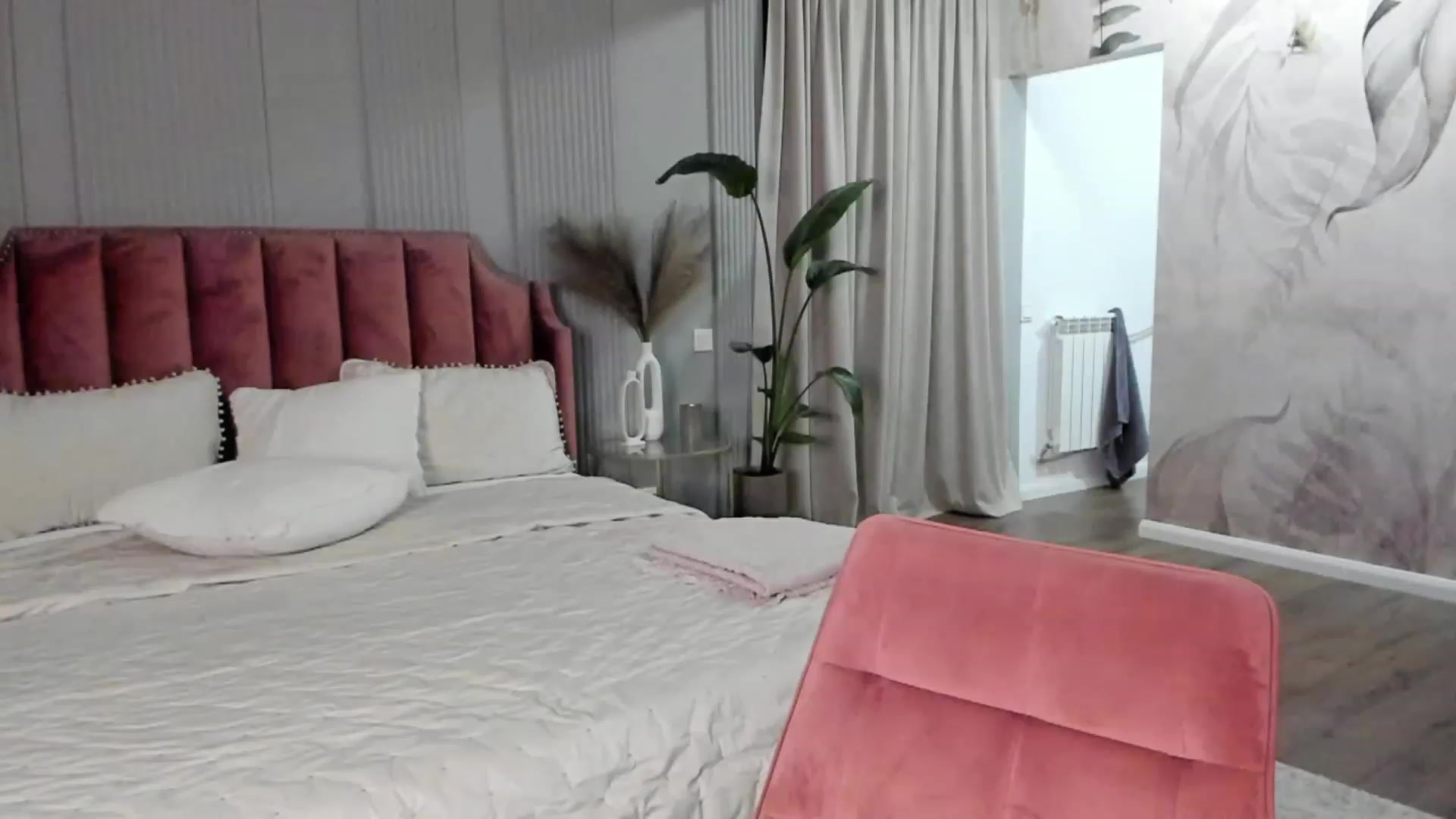 Gallery image thumbnail from NellieCutest's myfreecams stream on, 12/01/2022, 23:08 image 3 of 20