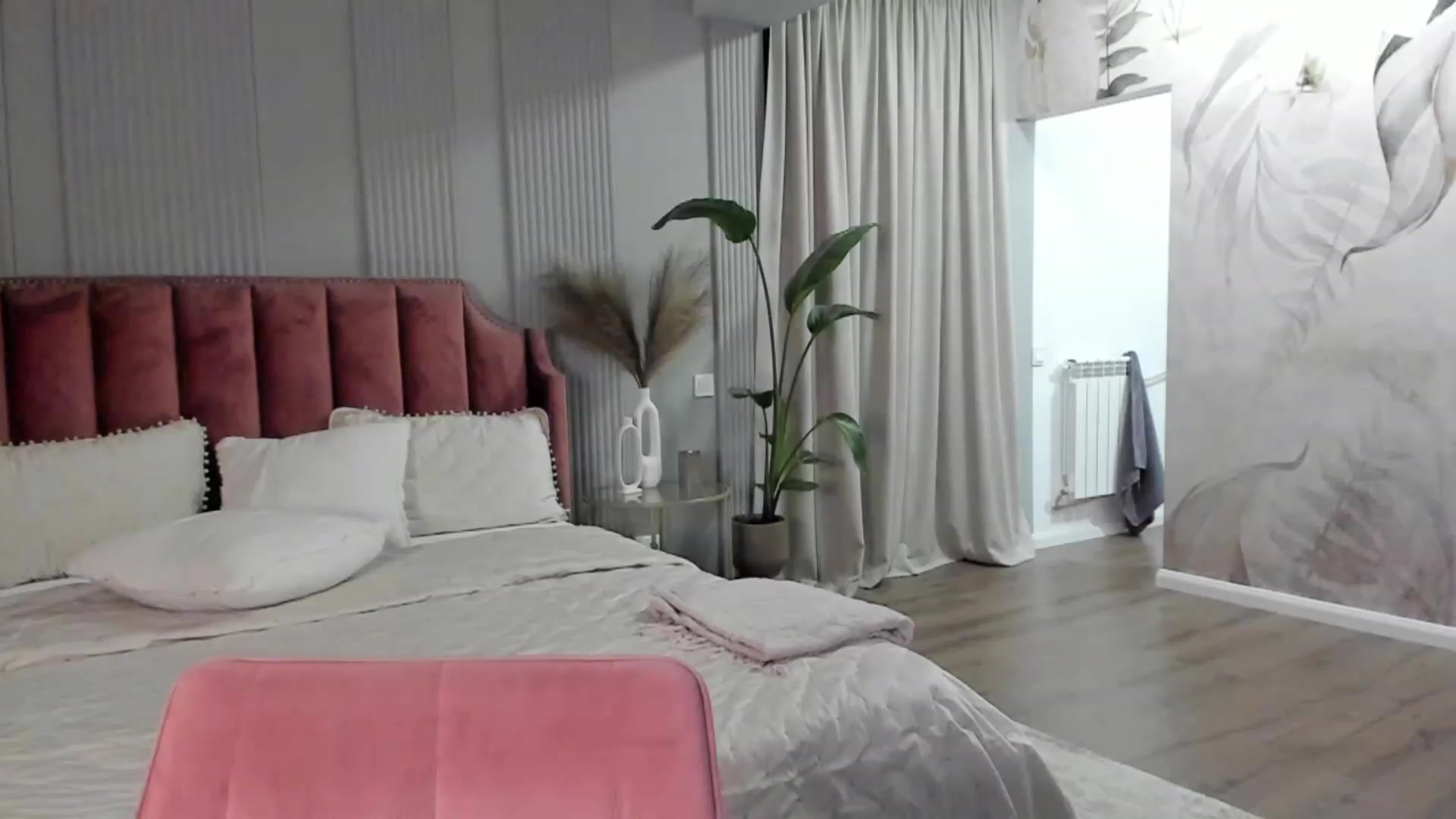 Gallery image thumbnail from NellieCutest's myfreecams stream on, 12/01/2022, 23:08 image 17 of 20