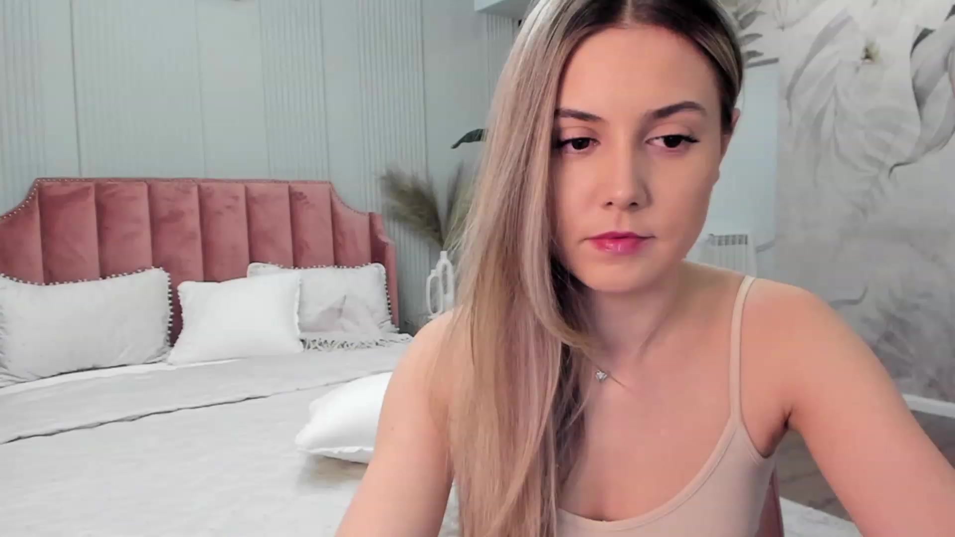 Gallery image thumbnail from NellieCutest's myfreecams stream on, 12/02/2022, 22:48 image 2 of 20